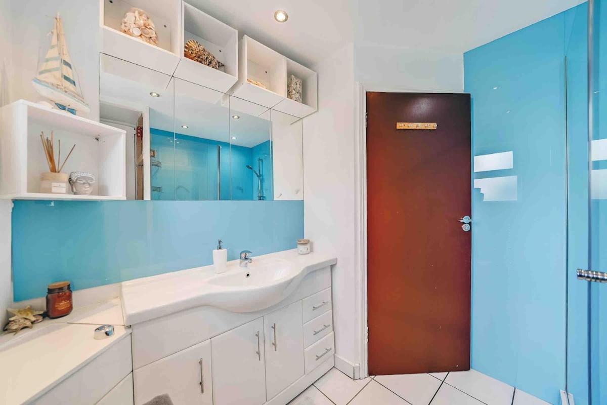 Lovely 2-bed Close To Excel And O2 Arena Apartment London