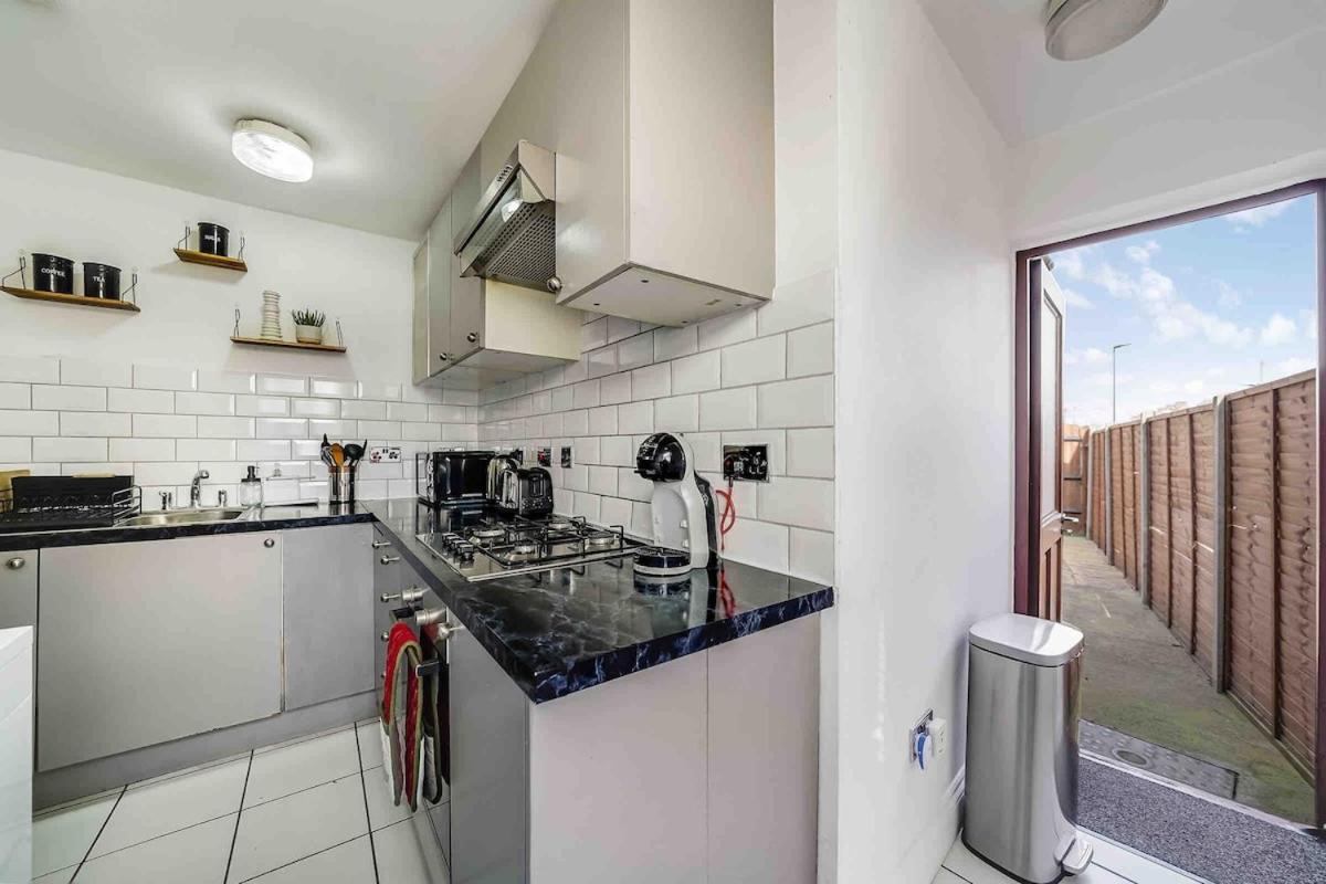 Lovely 2-bed Close To Excel And O2 Arena Apartment