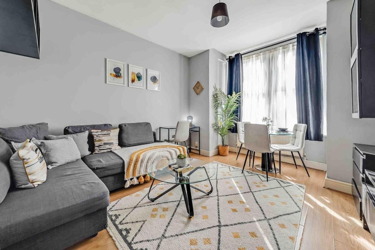 Lovely 2-bed Close To Excel And O2 Arena *