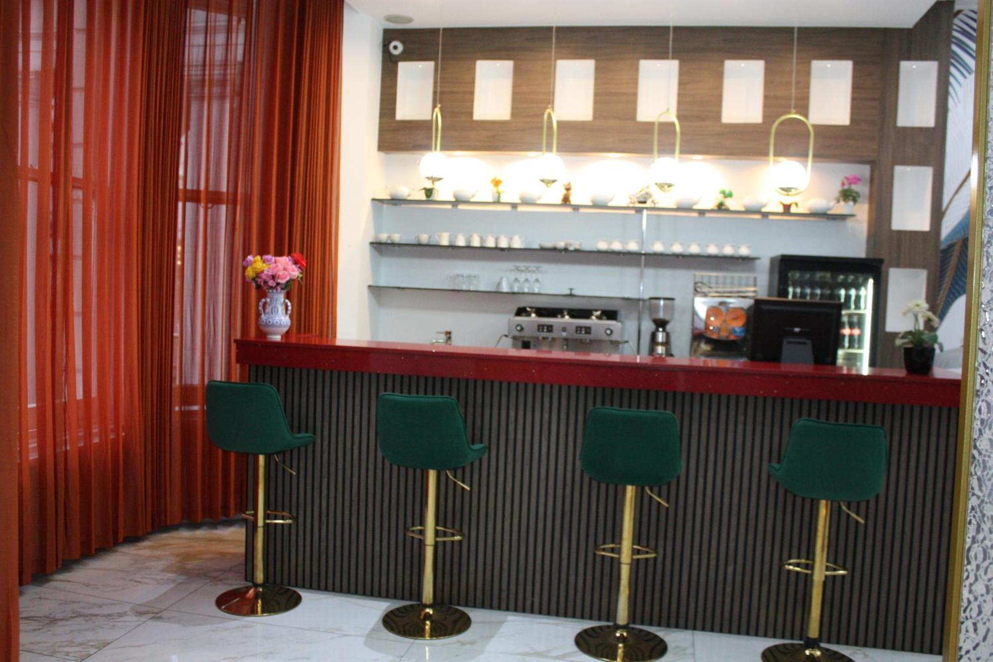Cromwell Hotel 3*