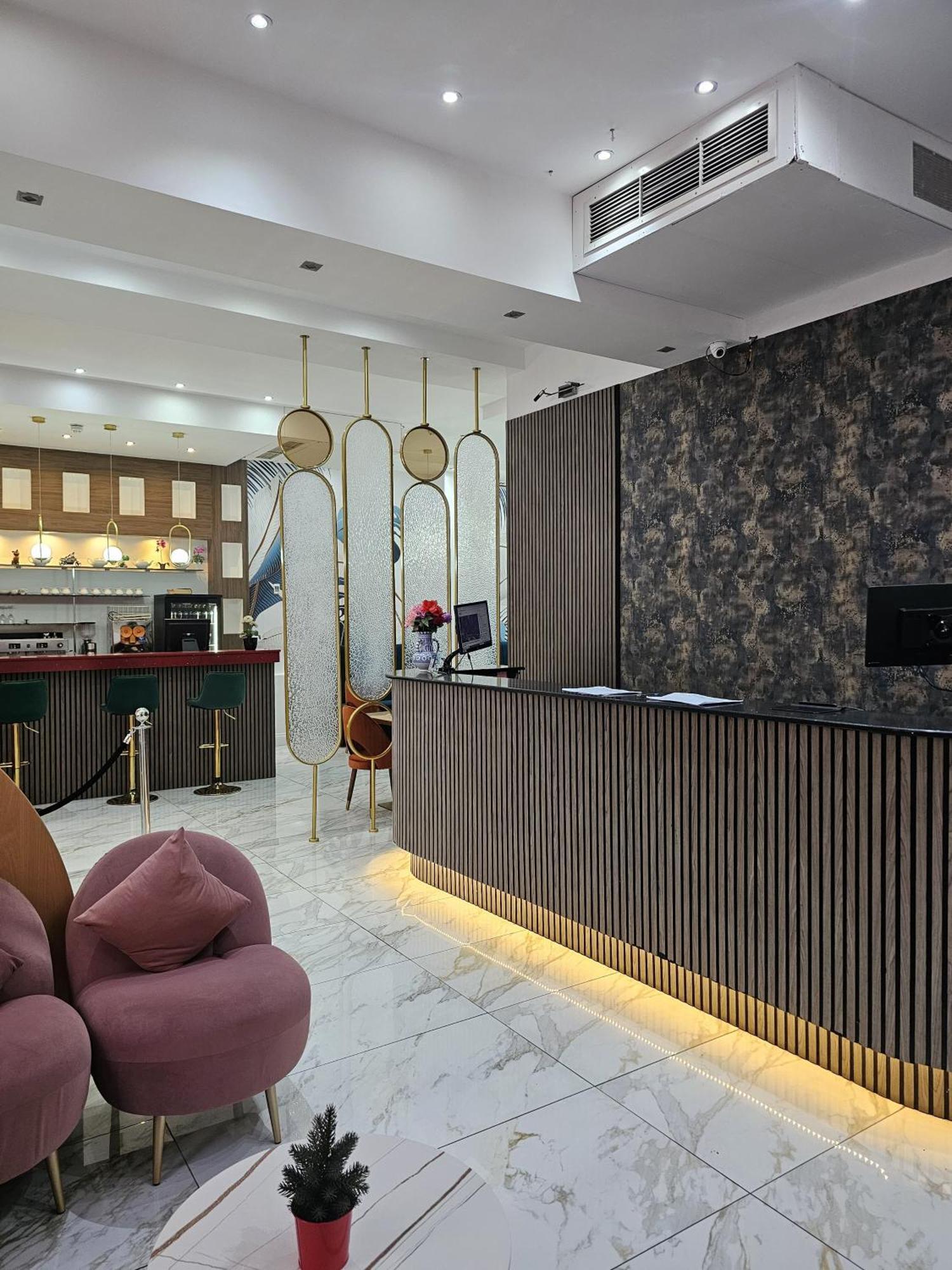 Cromwell Hotel 3*