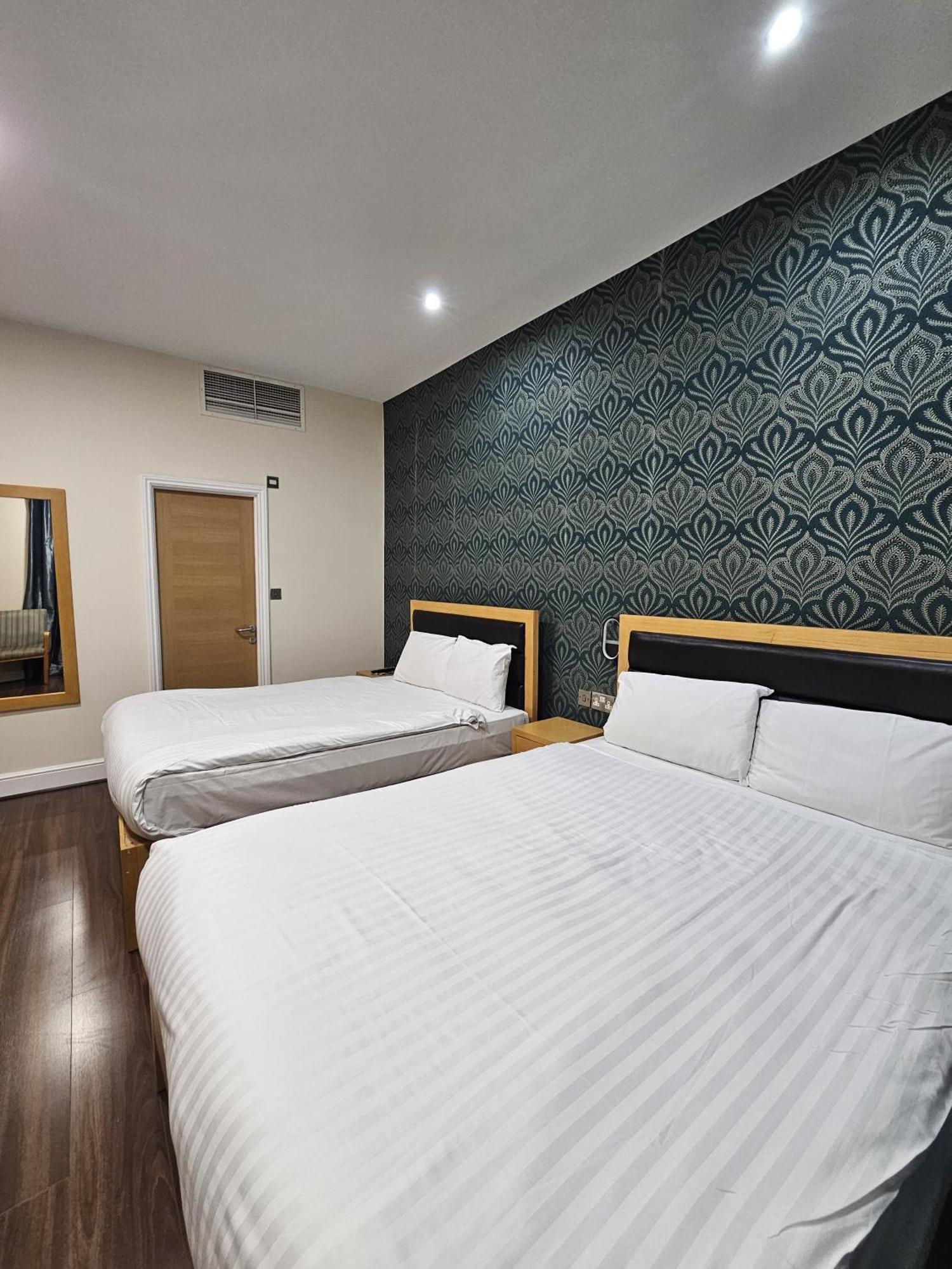 Cromwell Hotel 3*