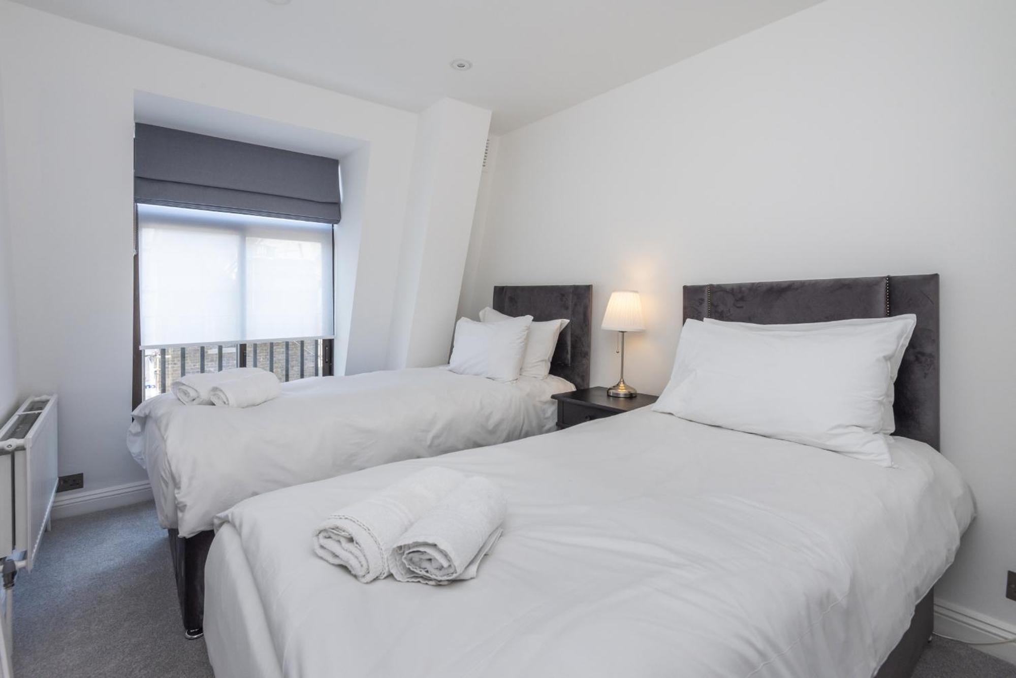 Elegant Mayfair 5 * London