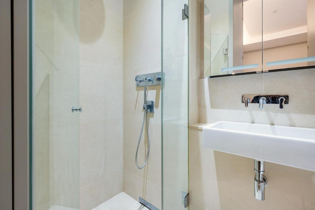 Three Bedroom, Leicester Square Duplex London