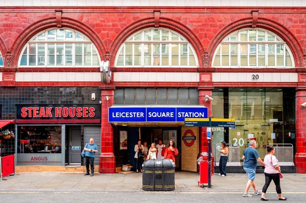 Three Bedroom, Leicester Square Duplex * London