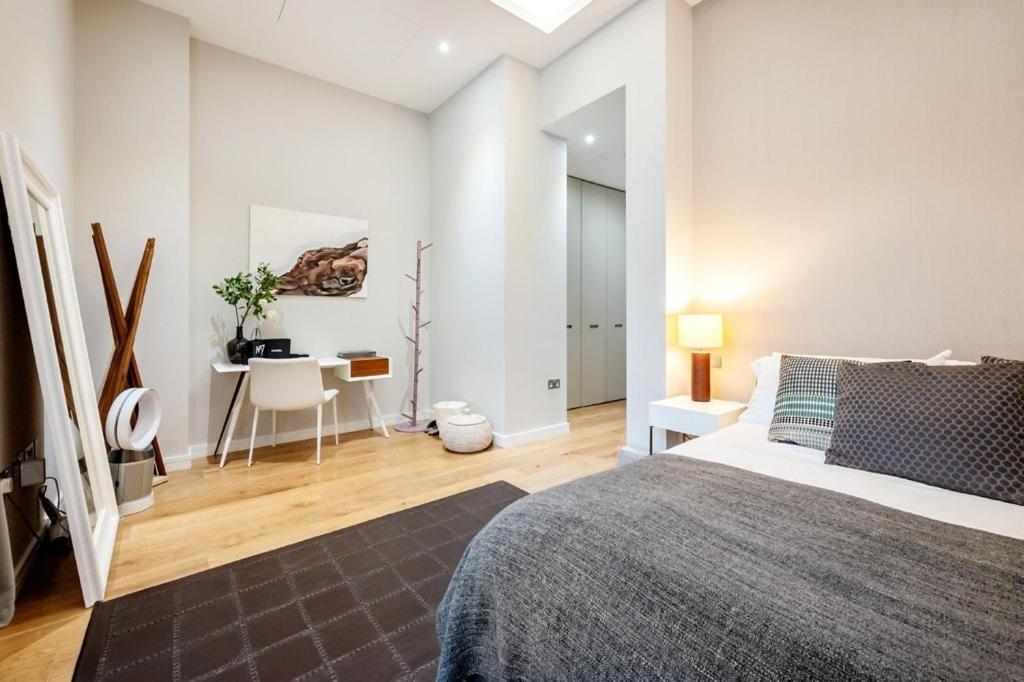 Holiday home Three Bedroom, Leicester Square Duplex London