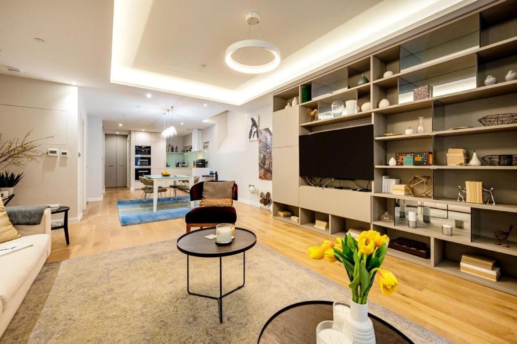 Three Bedroom, Leicester Square Duplex Holiday home London