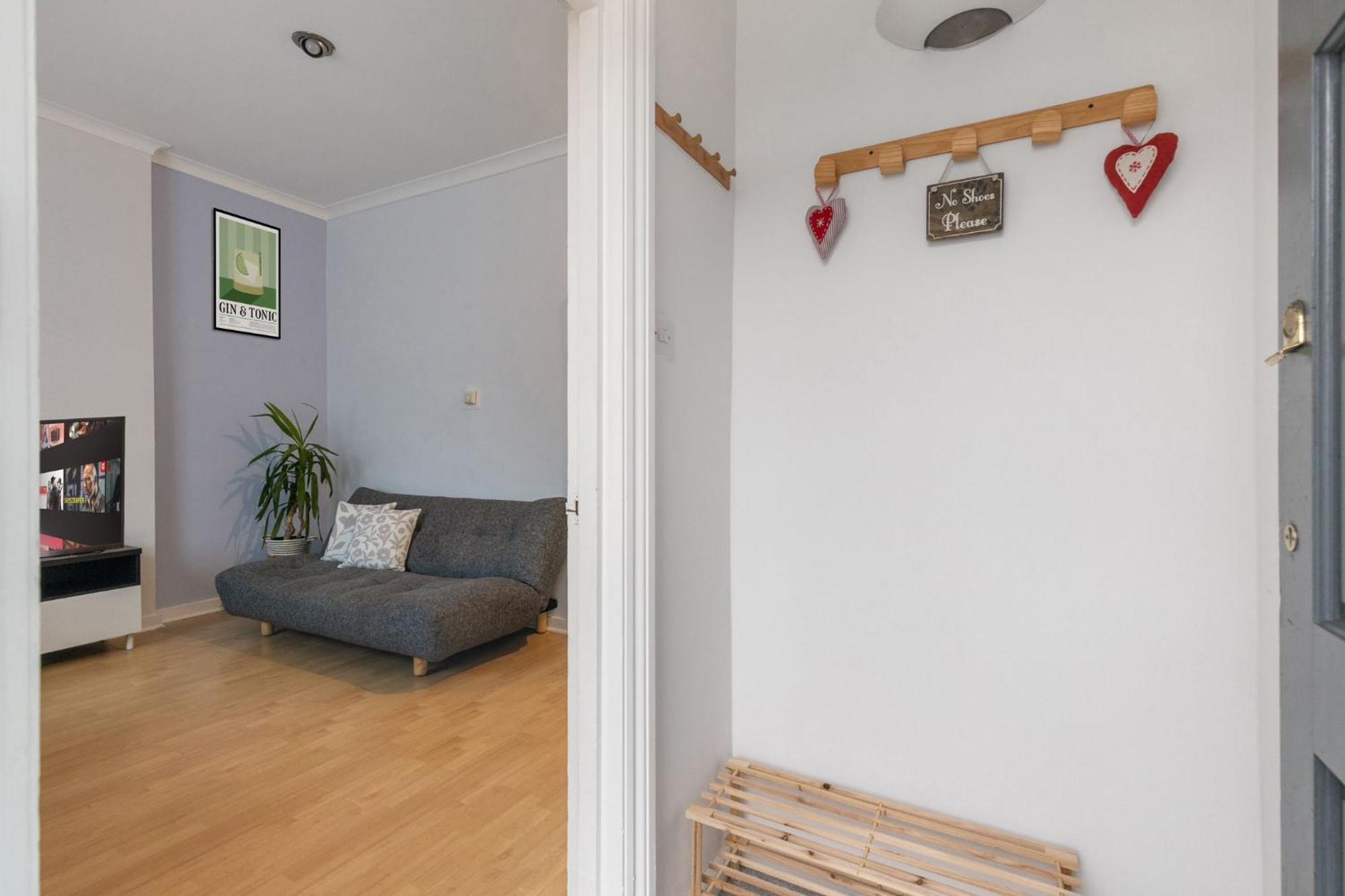 Cosy 1-bed Flat For 4 Ppl W Parking Apartment London