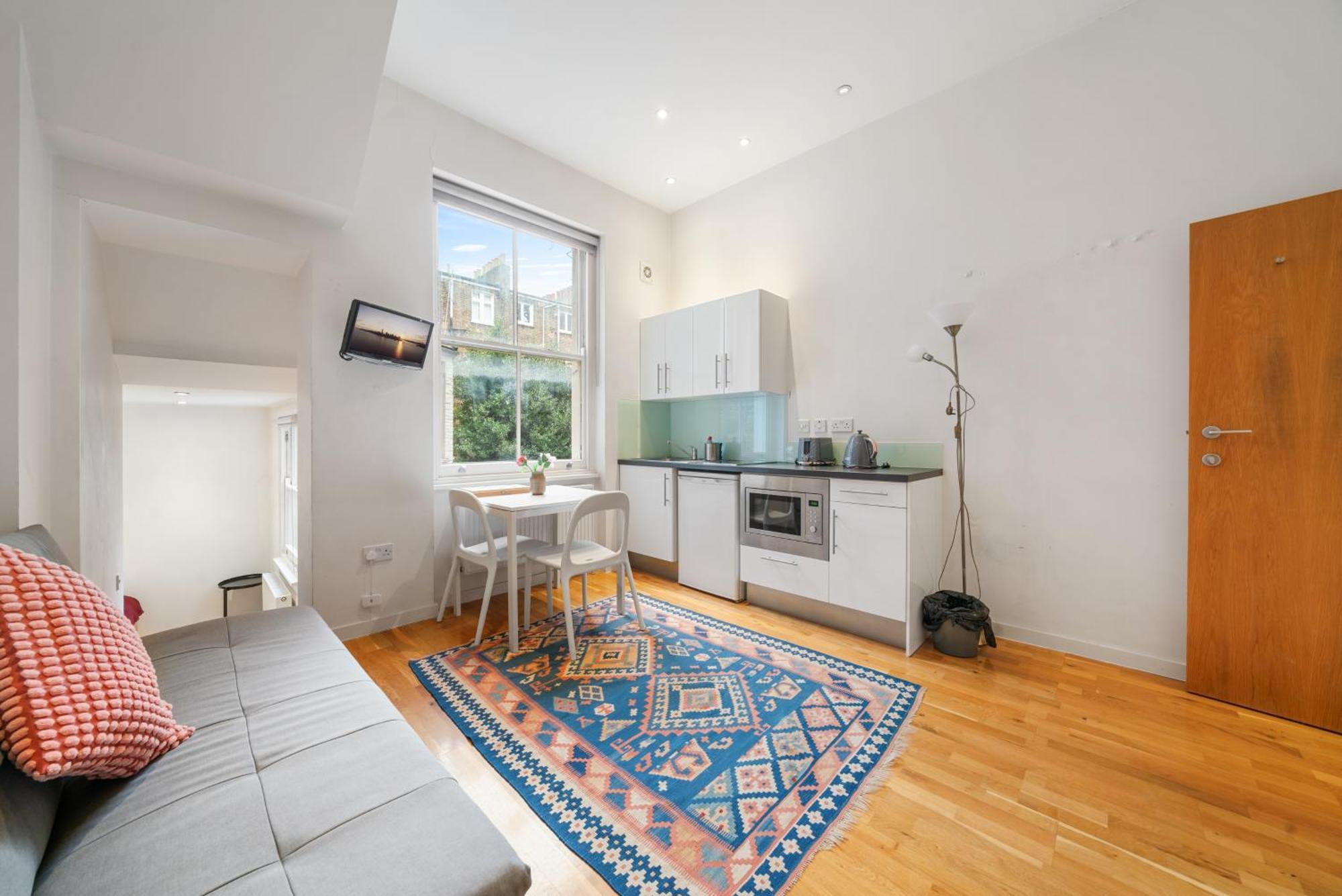 Bright And Airy One Bedroom Condo, Olympia, Kensington Londres