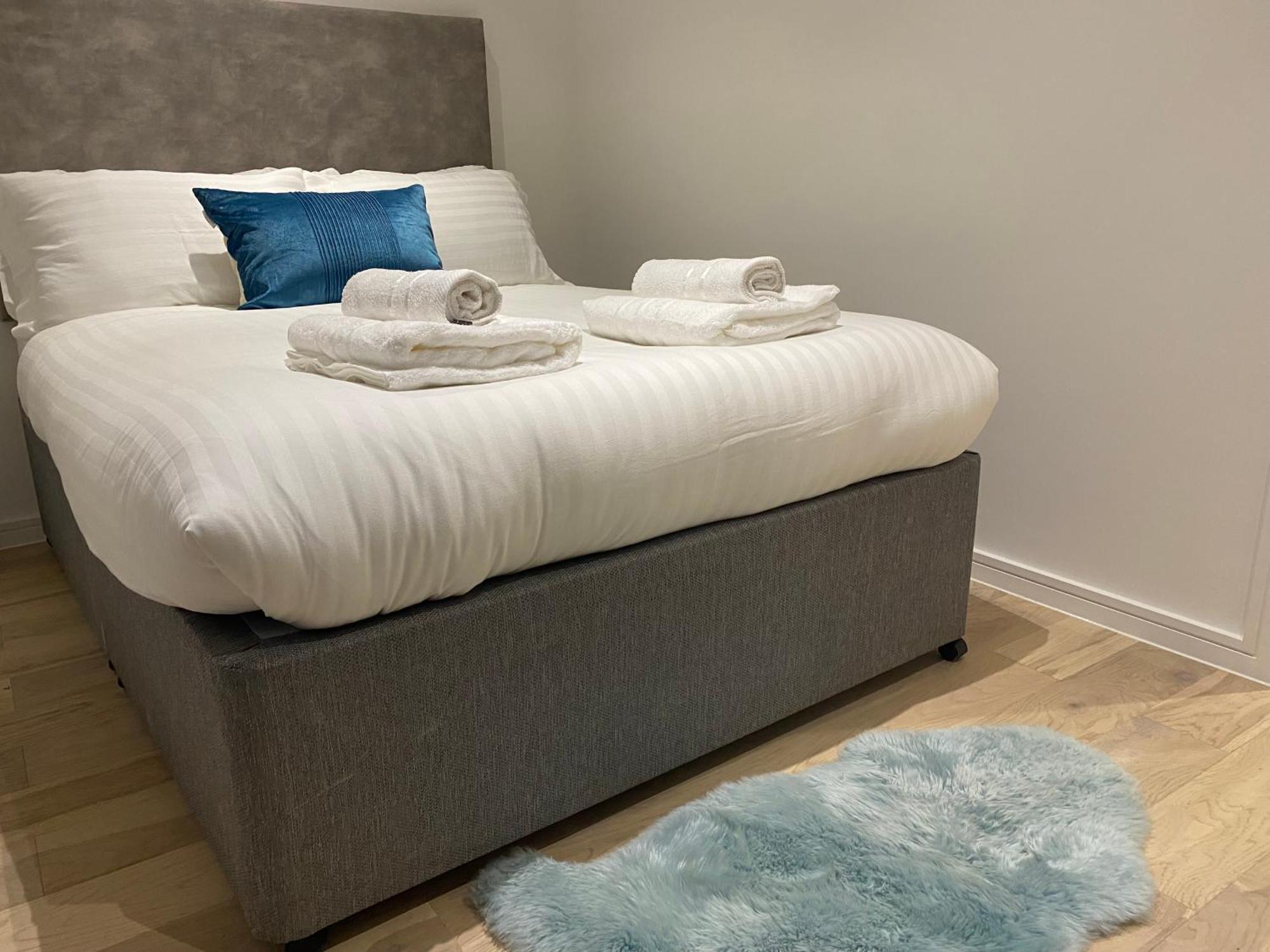 Iconic Location 3 Bed 2 Bath Flat Near Regents Park Apartment