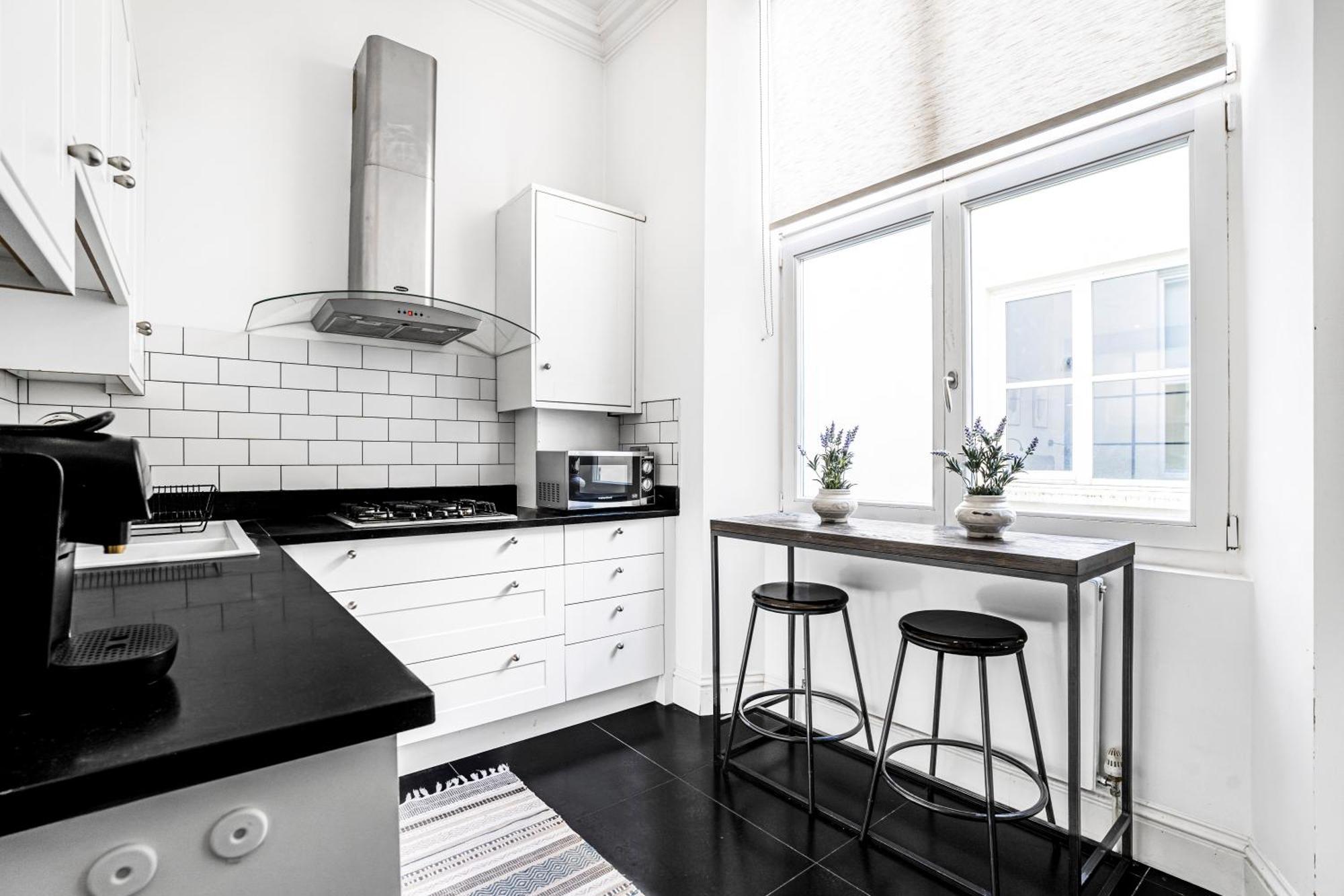 Classy High Ceilings 2 Bdr Next To Hyde Park * London