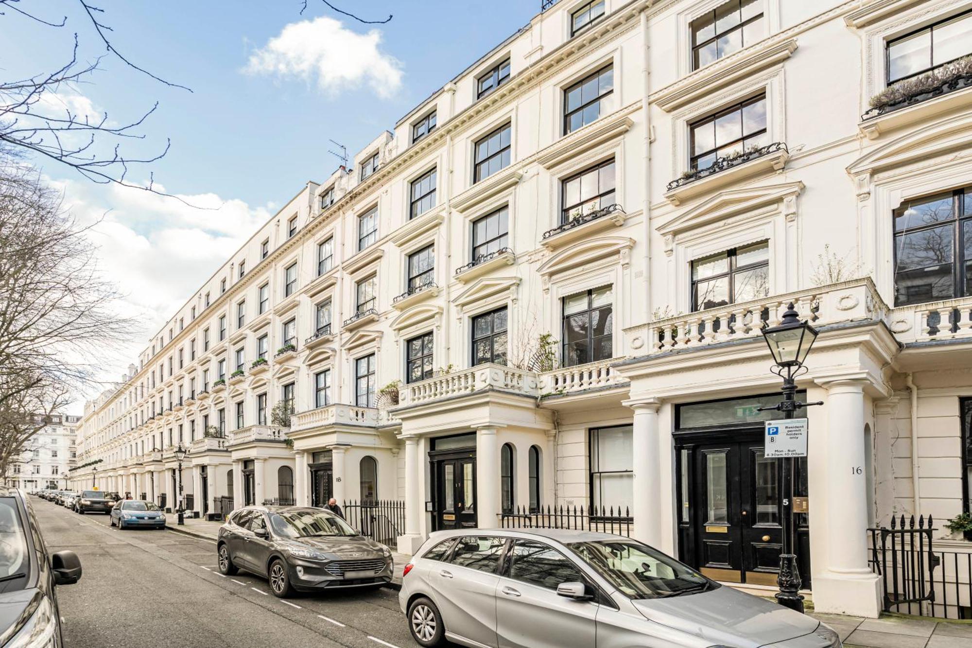Classy High Ceilings 2 Bdr Next To Hyde Park Apartment London