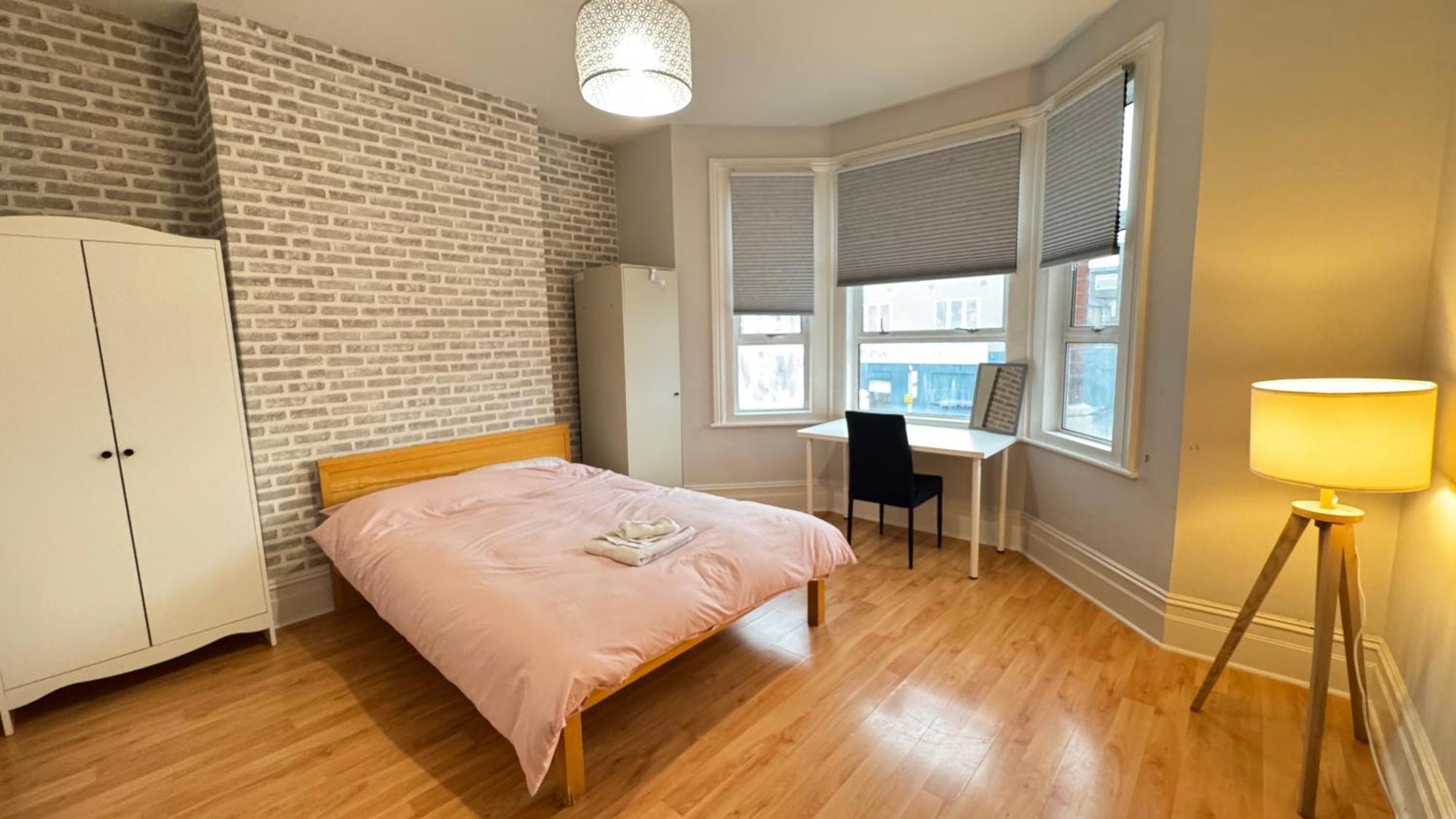 Private In Kensal Rise Near Tube & Bus Station Homestay London