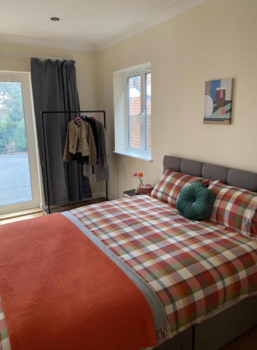 Prime Location Heathrow Airport Guest house