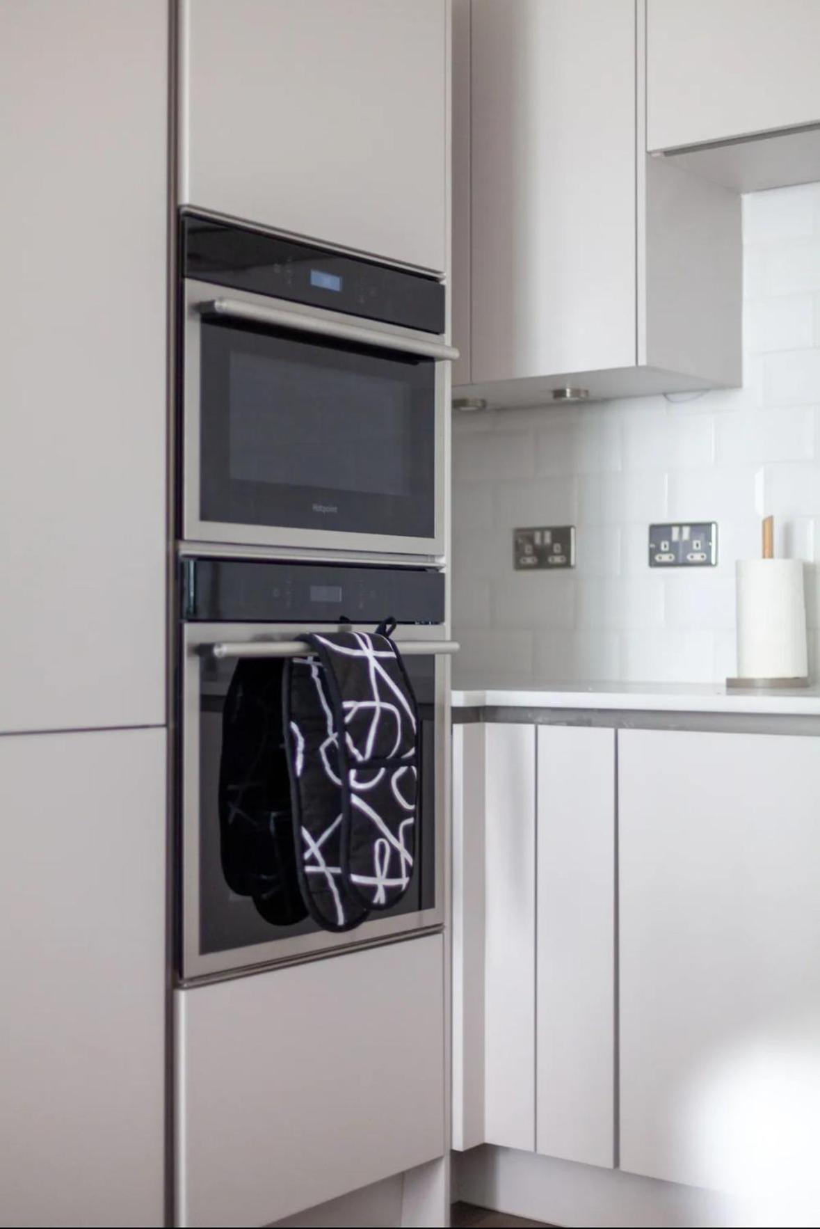 Avida Lettings - Modern Close To Westfield And Notting Hill Apartment *