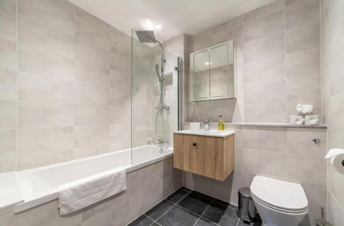 Avida Lettings - Modern Close To Westfield And Notting Hill Apartment