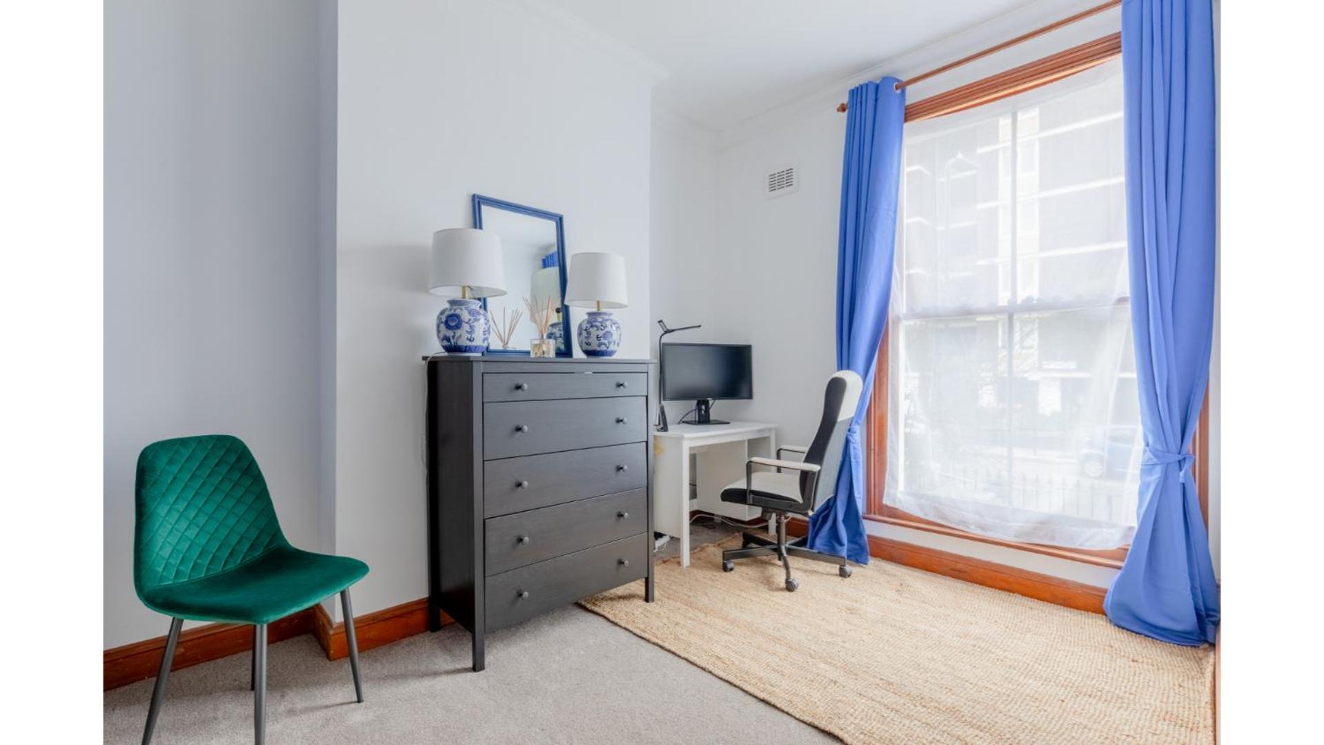Spacious And Inviting 4bd Haggerston *