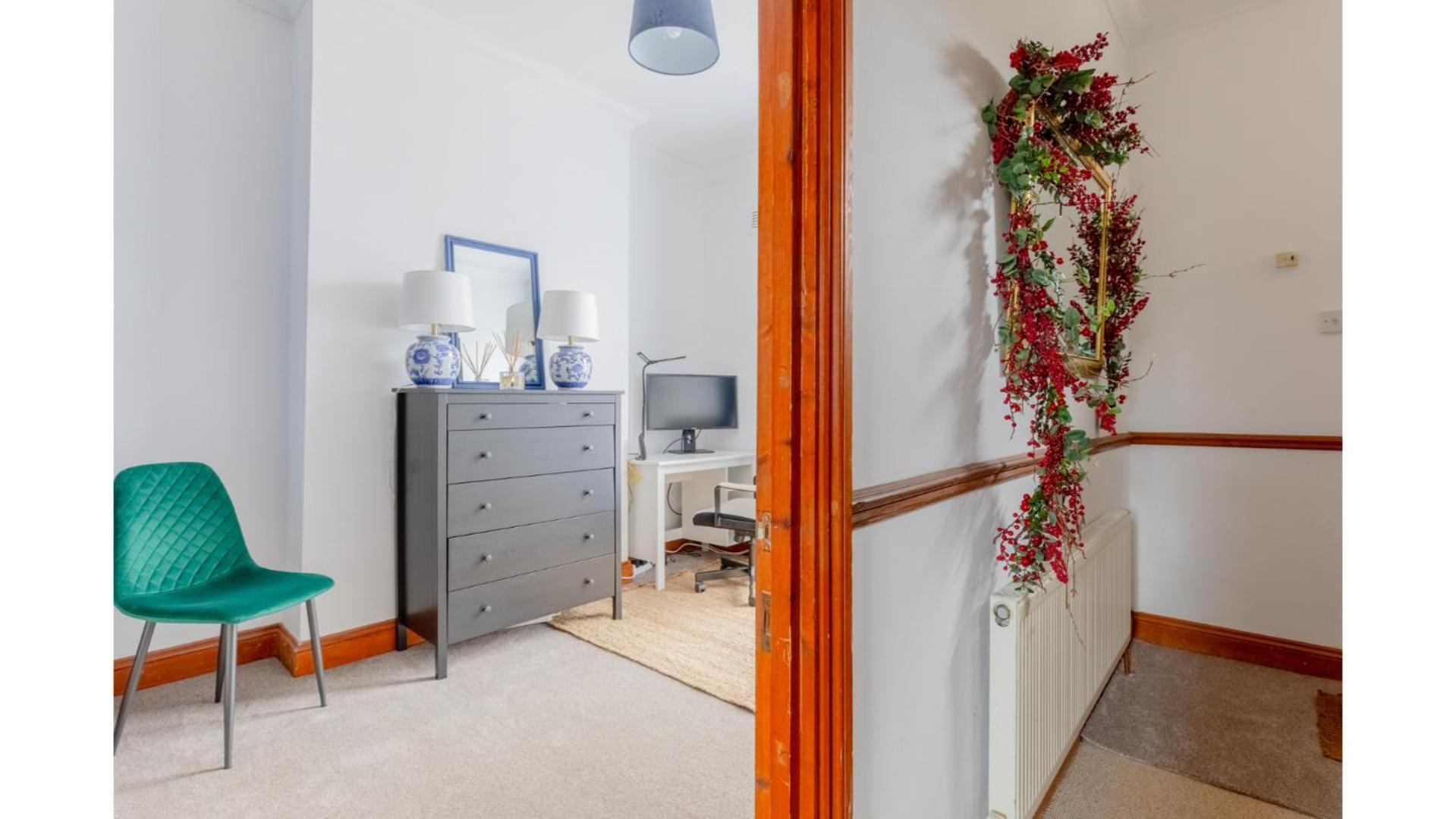 Spacious And Inviting 4bd Haggerston London