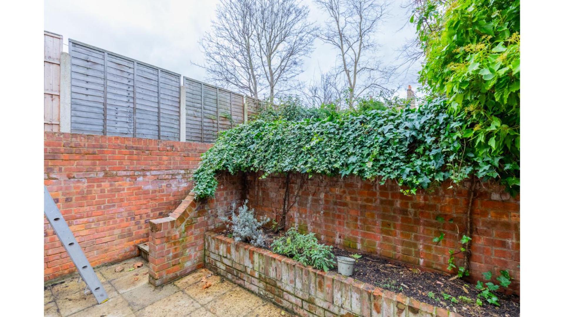 Spacious And Inviting 4bd Haggerston Apartment