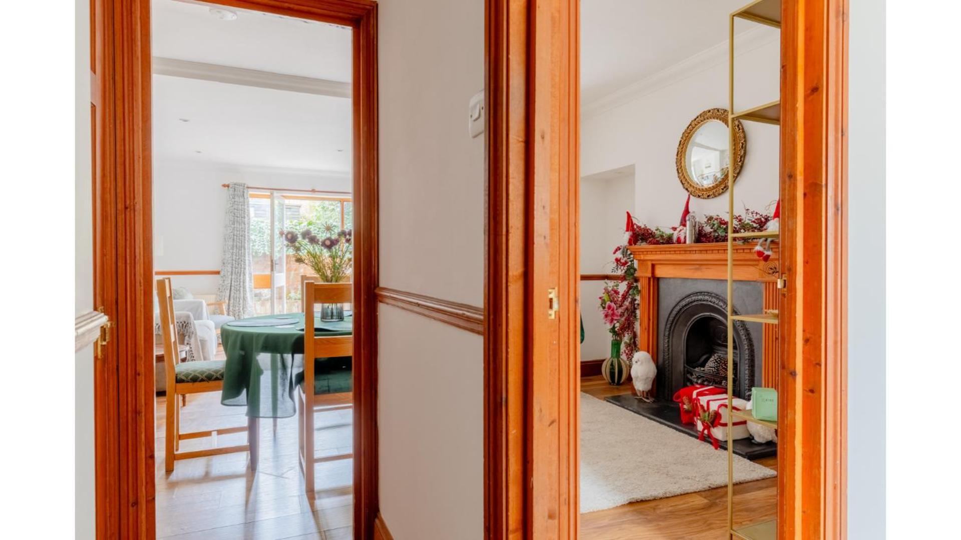 Spacious And Inviting 4bd Haggerston Apartment London