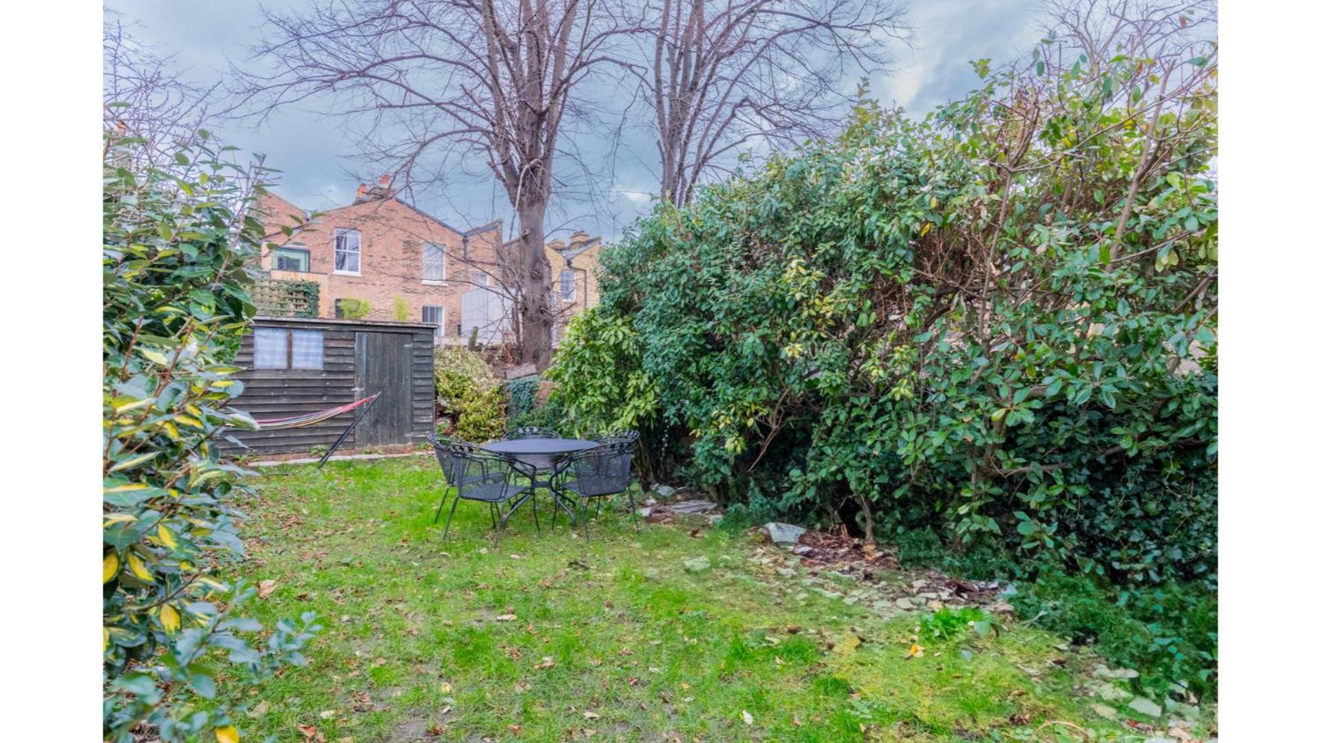 Spacious And Inviting 4bd Haggerston *