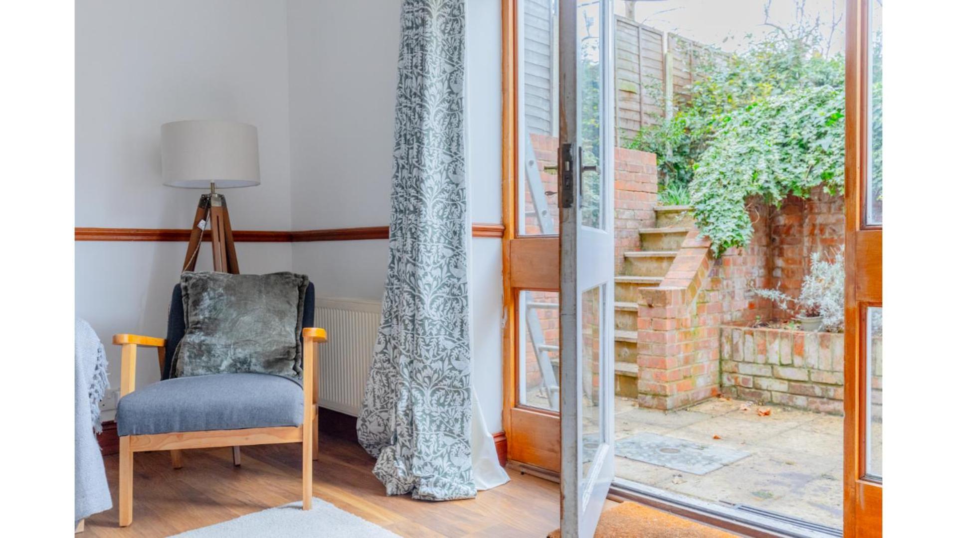 Spacious And Inviting 4bd Haggerston *