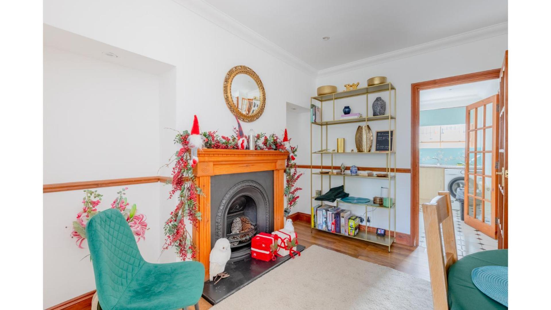 Spacious And Inviting 4bd Haggerston London