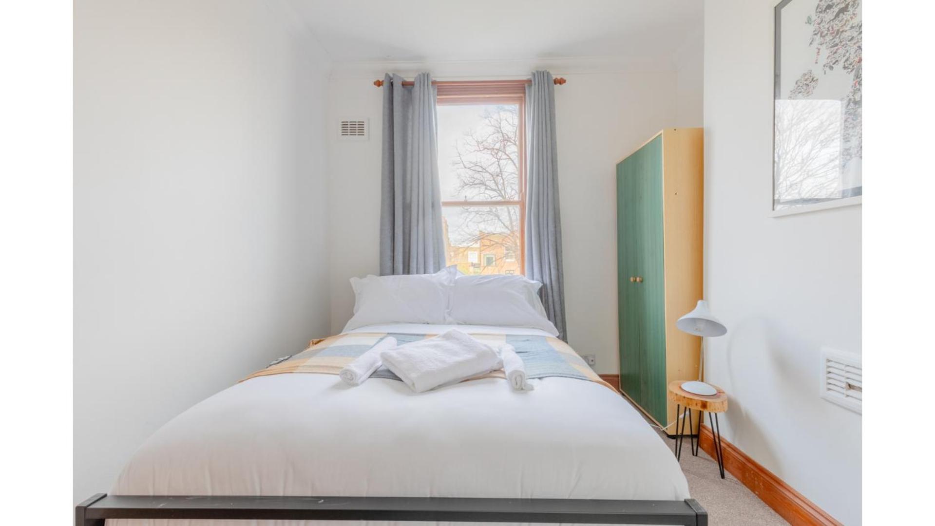 Spacious And Inviting 4bd Haggerston Apartment *