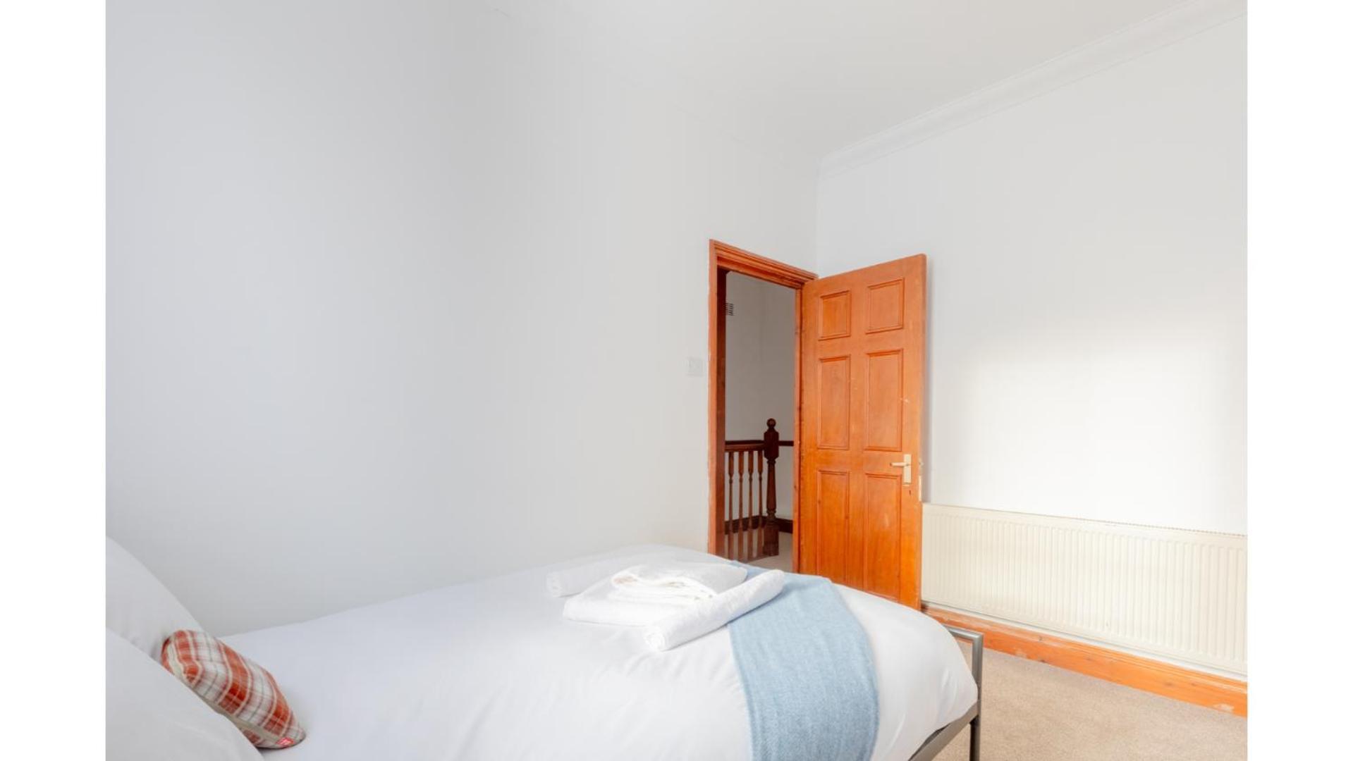 Spacious And Inviting 4bd Haggerston Apartment London