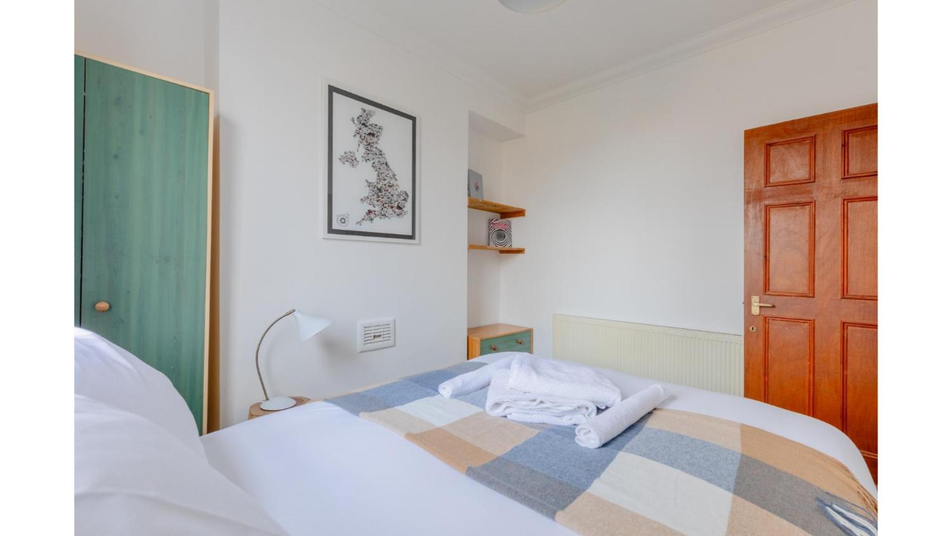 Spacious And Inviting 4bd Haggerston *