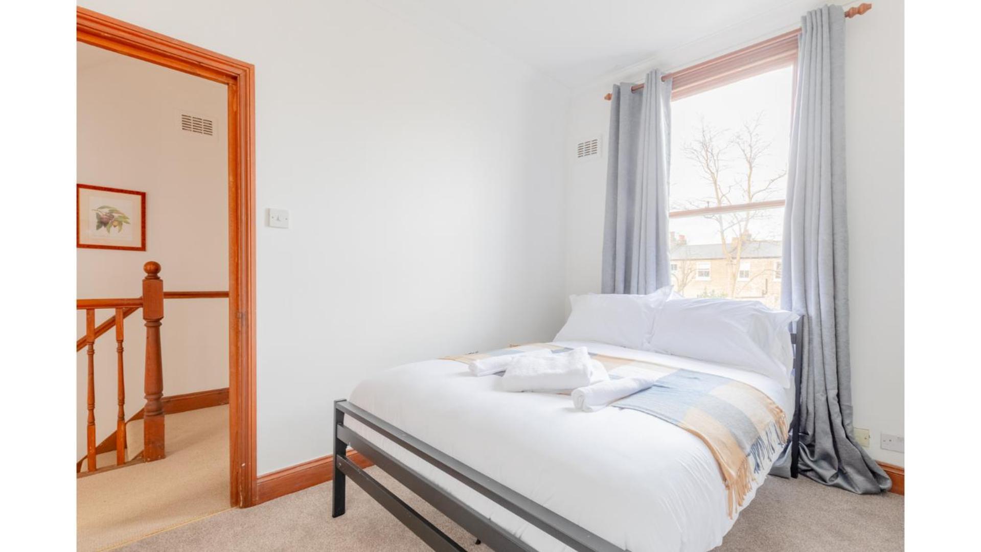 Spacious And Inviting 4bd Haggerston London