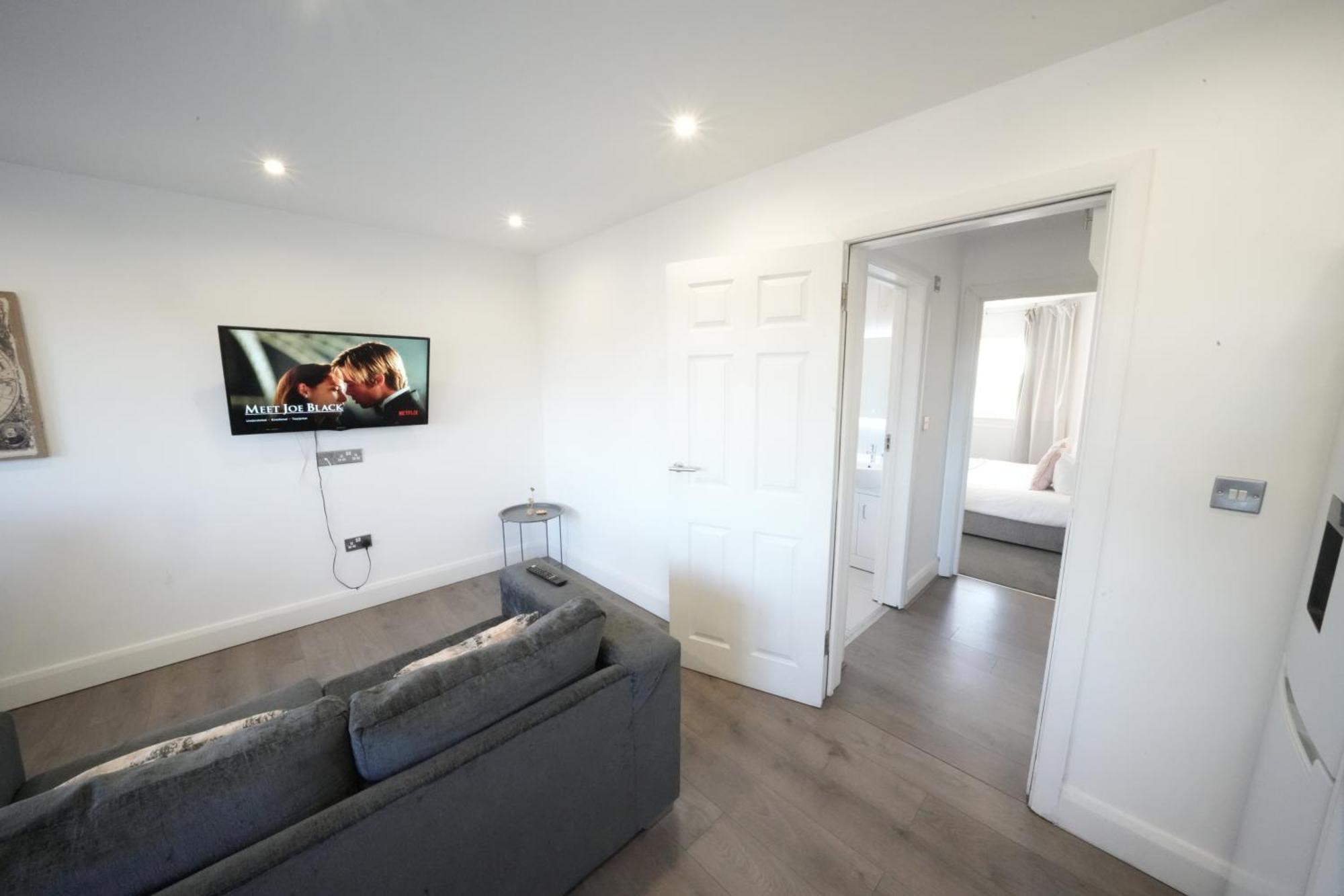 Apartment Hatton Apartments: Airport-adjacent With Free Parking And Underground Access London