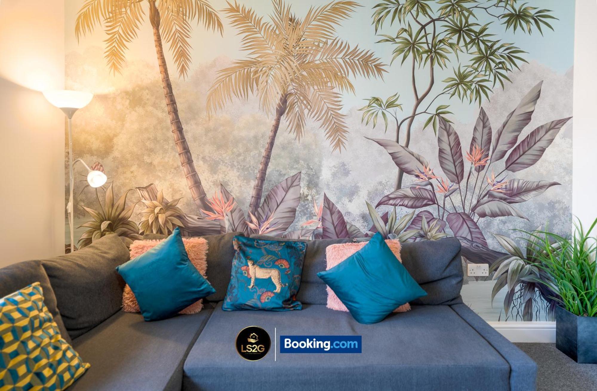 Apartment Amazing 3 Bedroom By Ls2g Short Lets & Serviced Greater With Free Wifi *