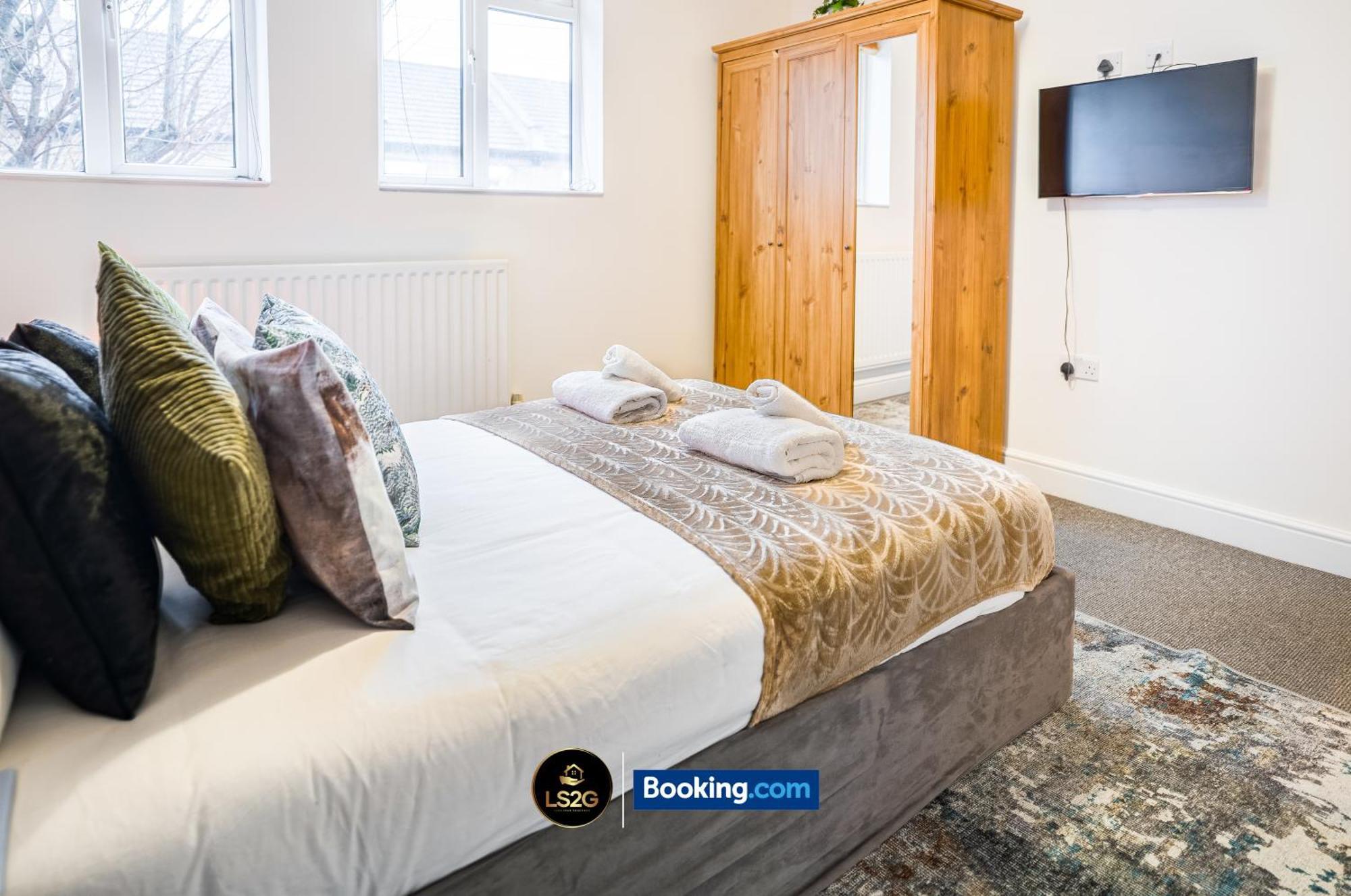 Amazing 3 Bedroom By Ls2g Short Lets & Serviced Greater With Free Wifi London