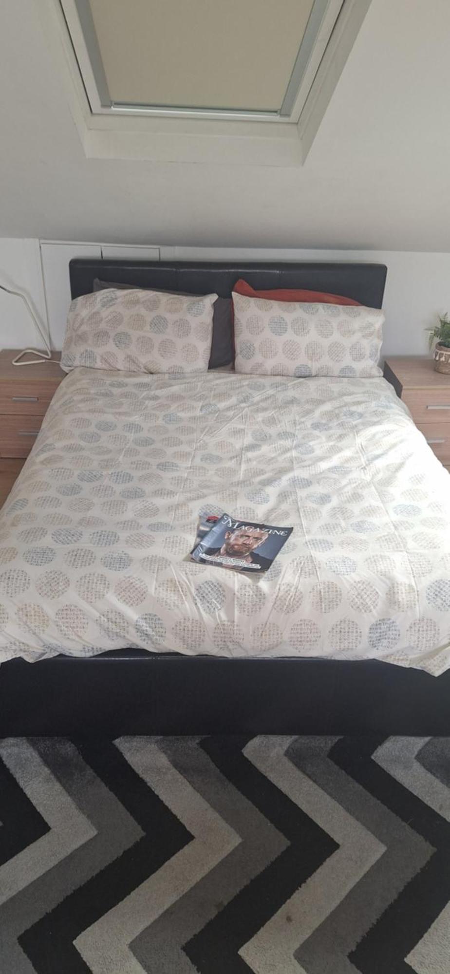 Spacious Loft Space With Private En-suite Bathroom London