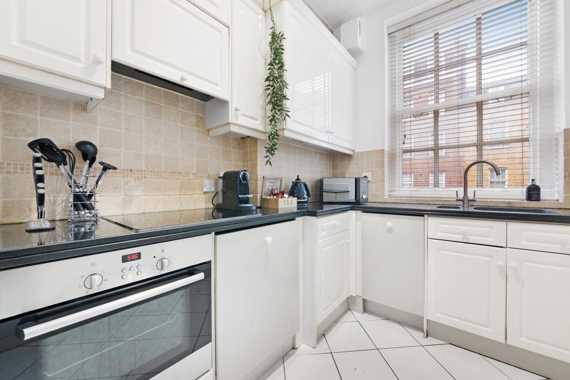 2 Bed Apartment- Mayfair 1 *