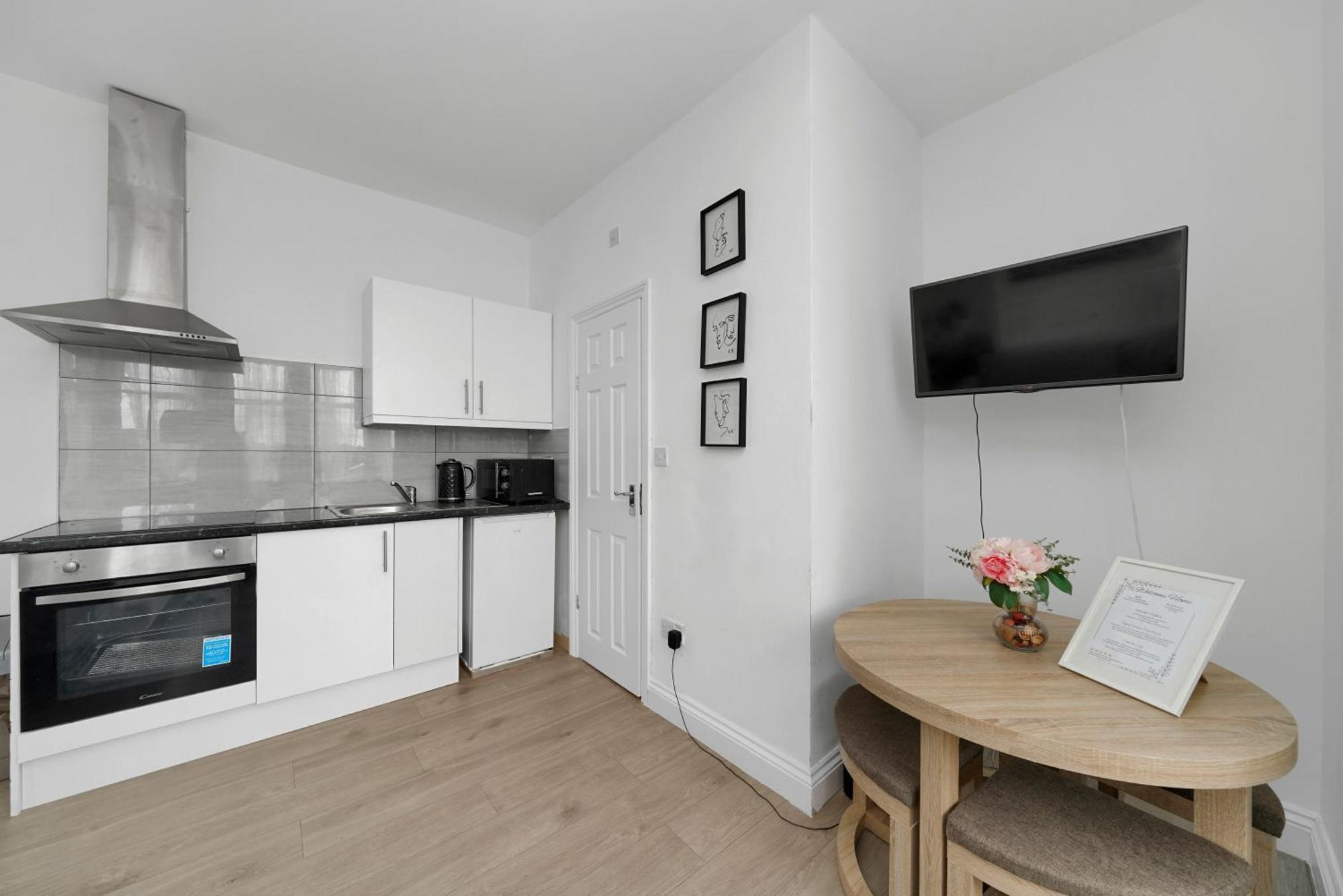 Apartamento Startlet - On Elizabeth Line With Free Parking