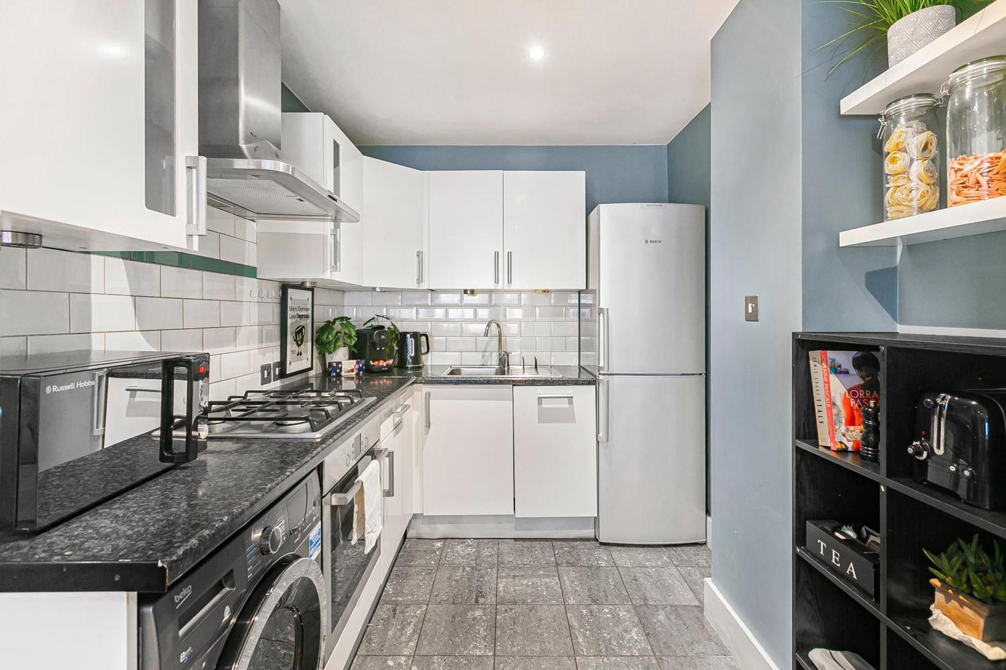 Apartment Large Stylish 2beds 2baths With Private Patio *