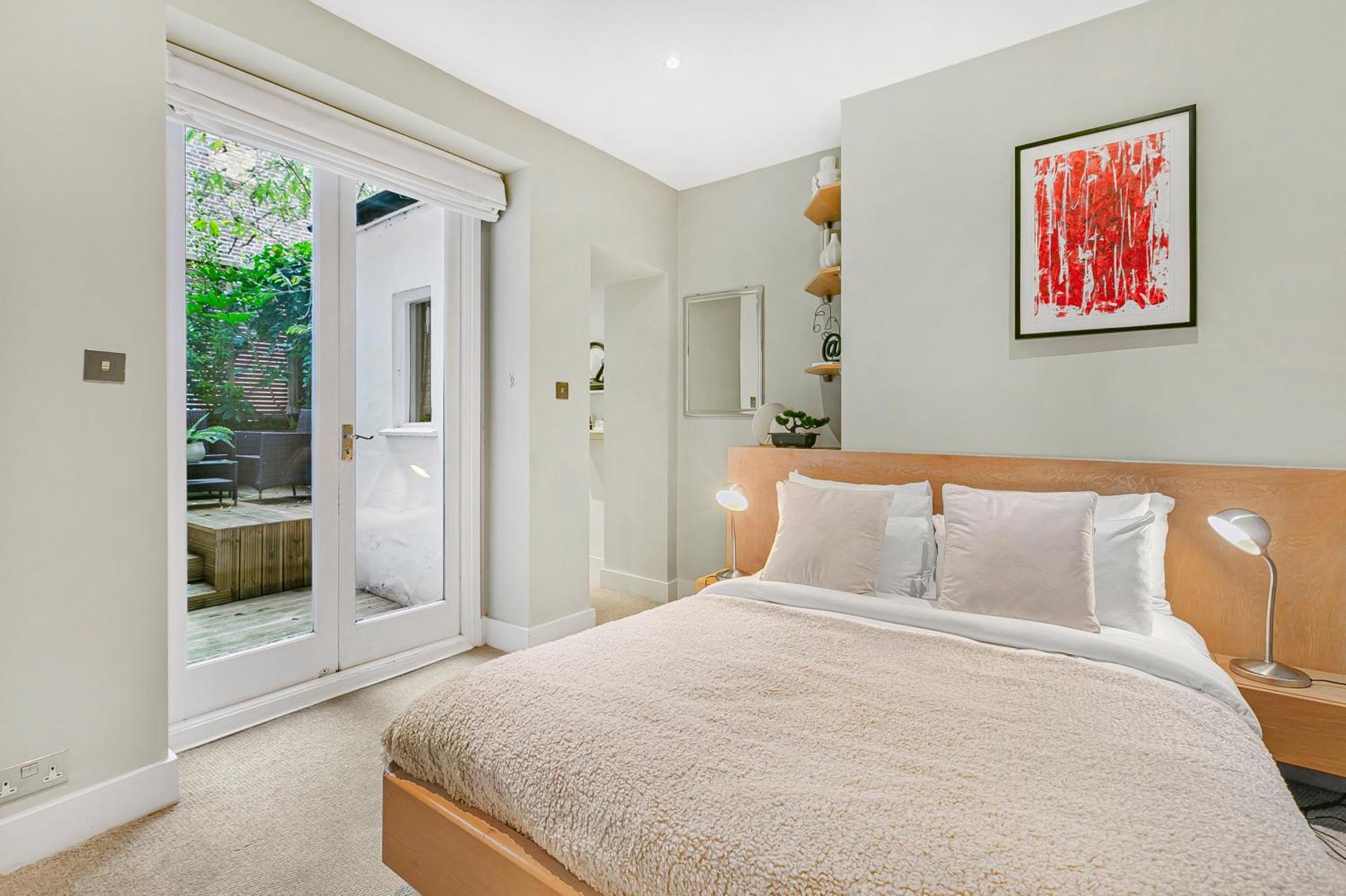 Large Stylish 2beds 2baths With Private Patio London