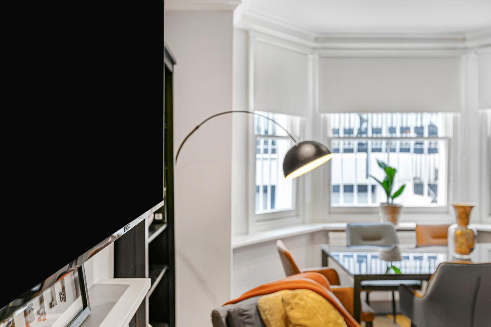 Apartment Large Stylish 2beds 2baths With Private Patio