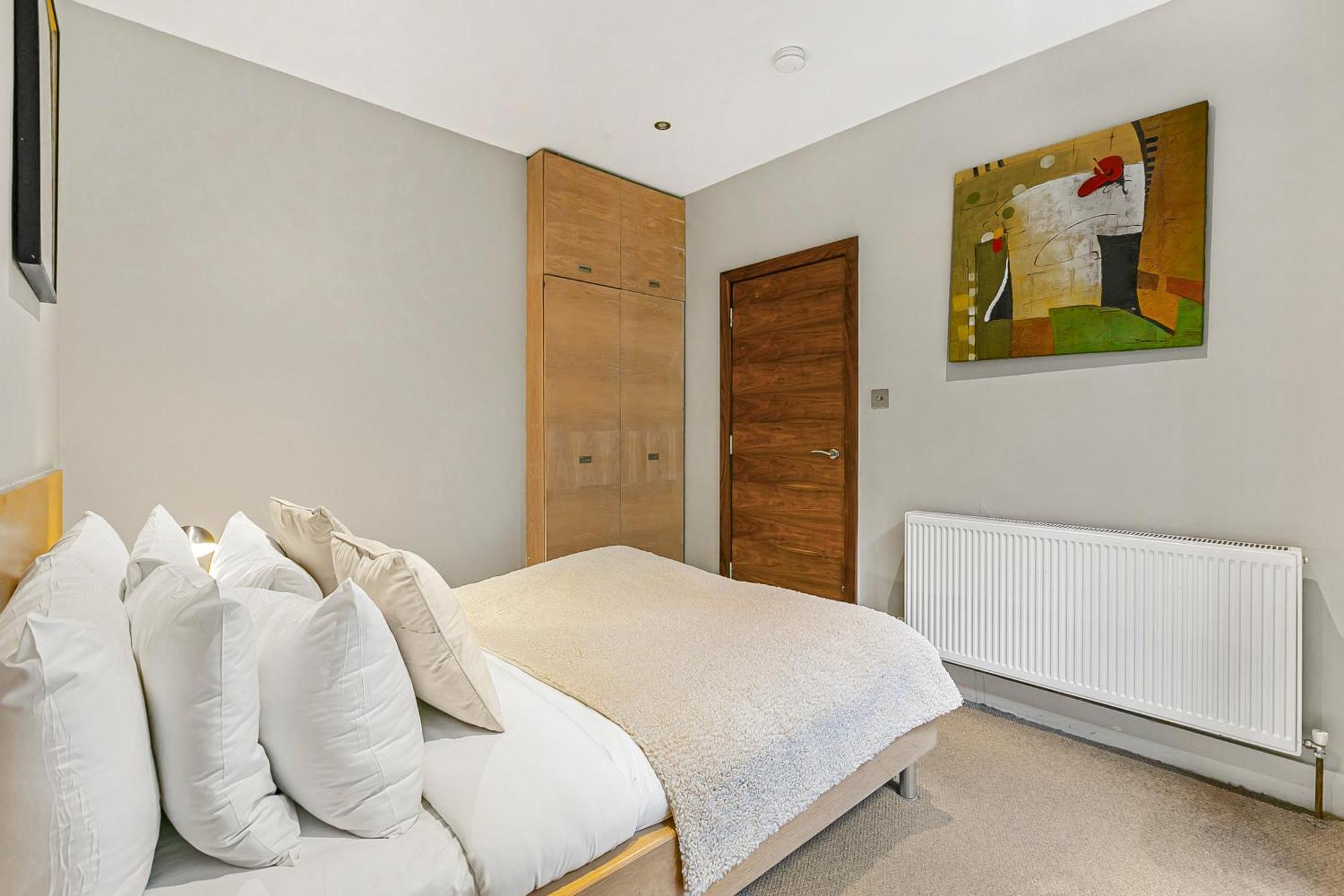 Apartment Large Stylish 2beds 2baths With Private Patio London