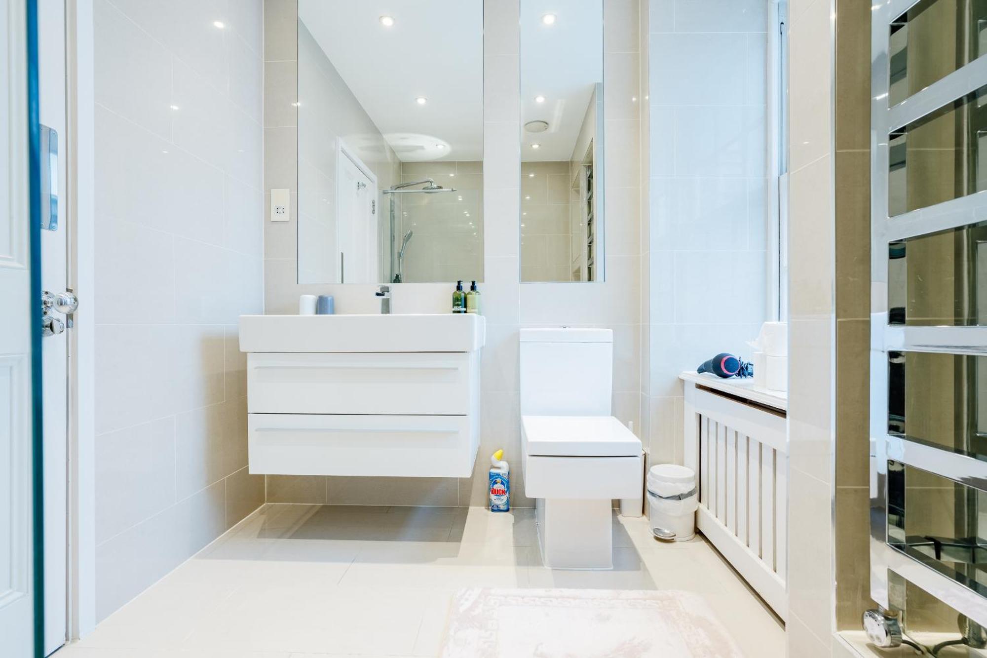 Villa Luxury 3brs Home, Spacious And Cozy In Victoria *