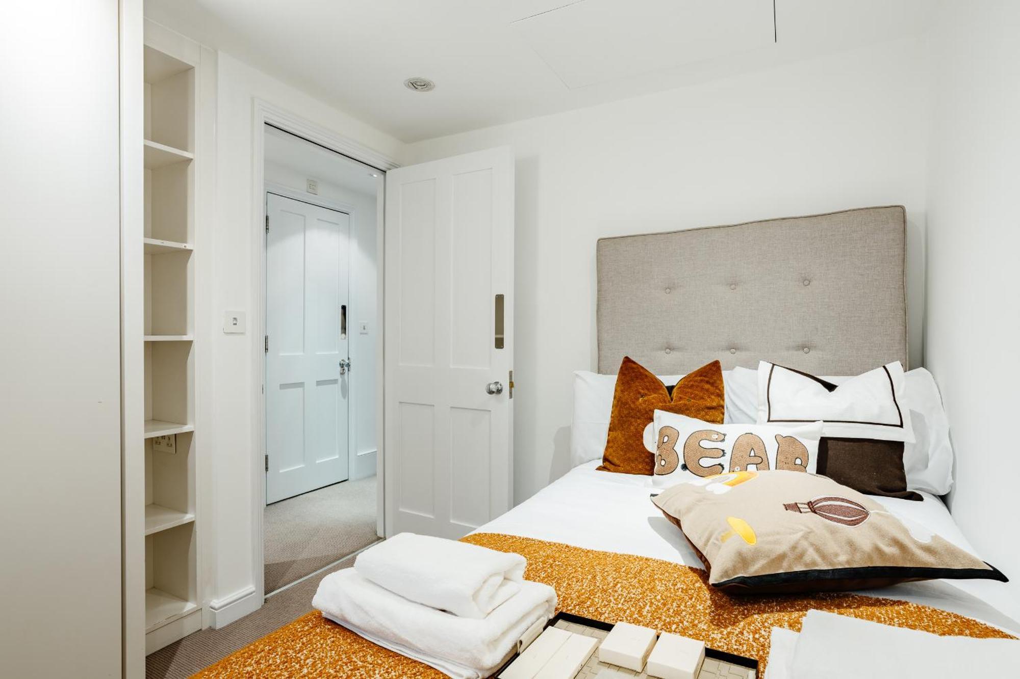 Villa Luxury 3brs Home, Spacious And Cozy In Victoria *