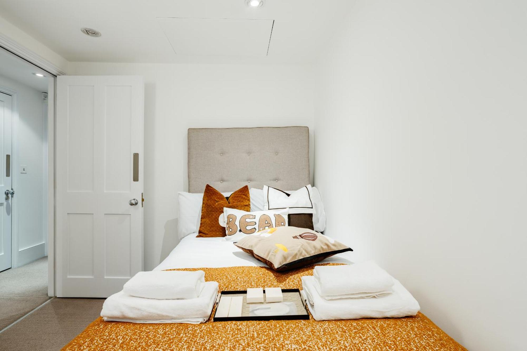 Villa Luxury 3brs Home, Spacious And Cozy In Victoria *