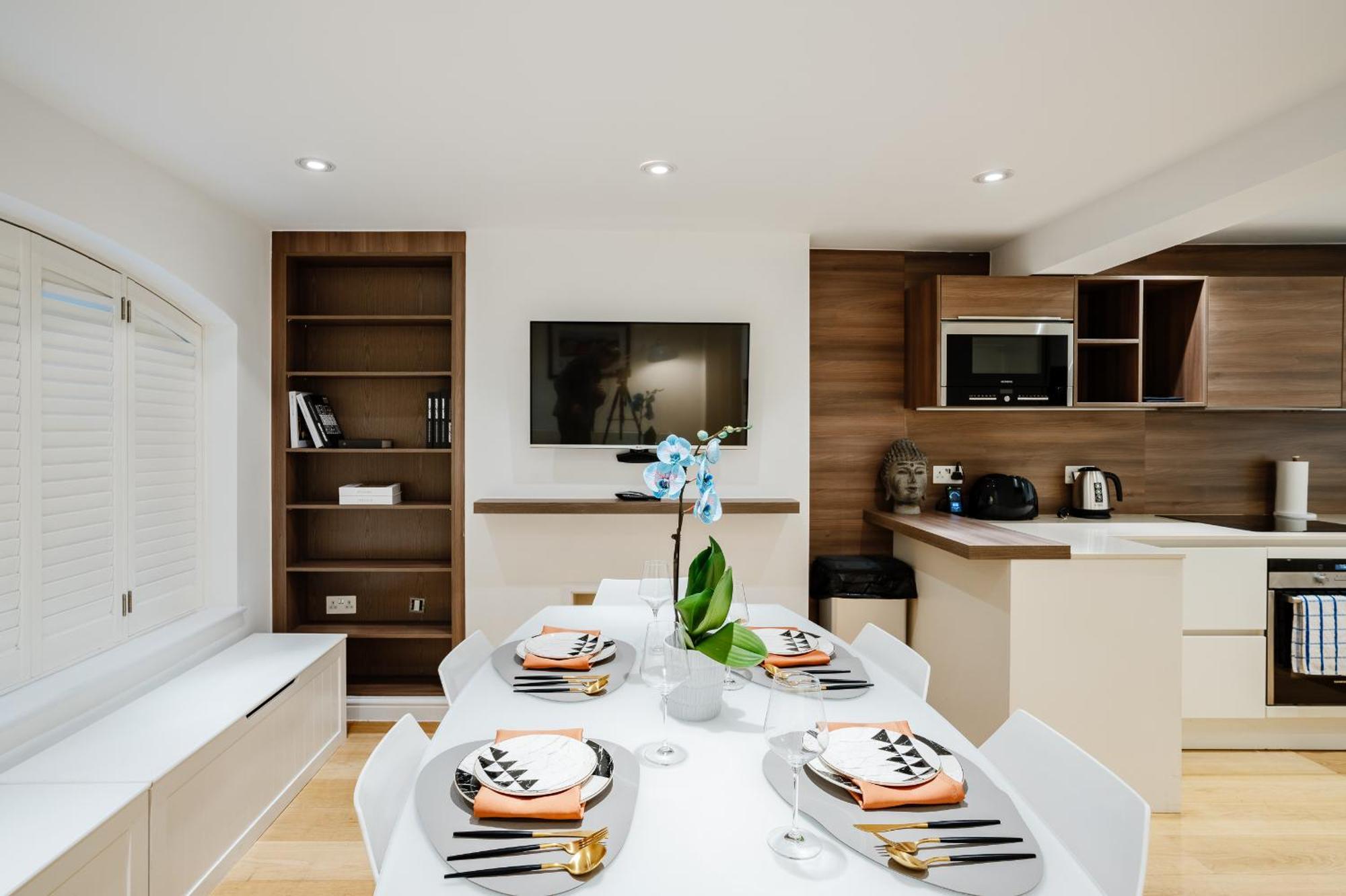 Luxury 3brs Home, Spacious And Cozy In Victoria Villa *