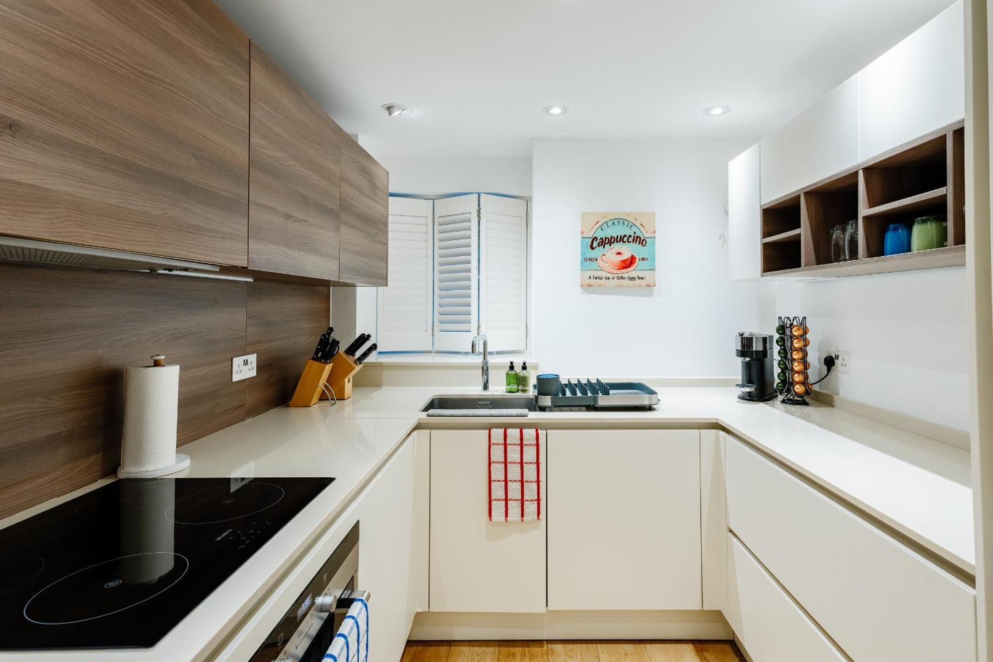 Luxury 3brs Home, Spacious And Cozy In Victoria