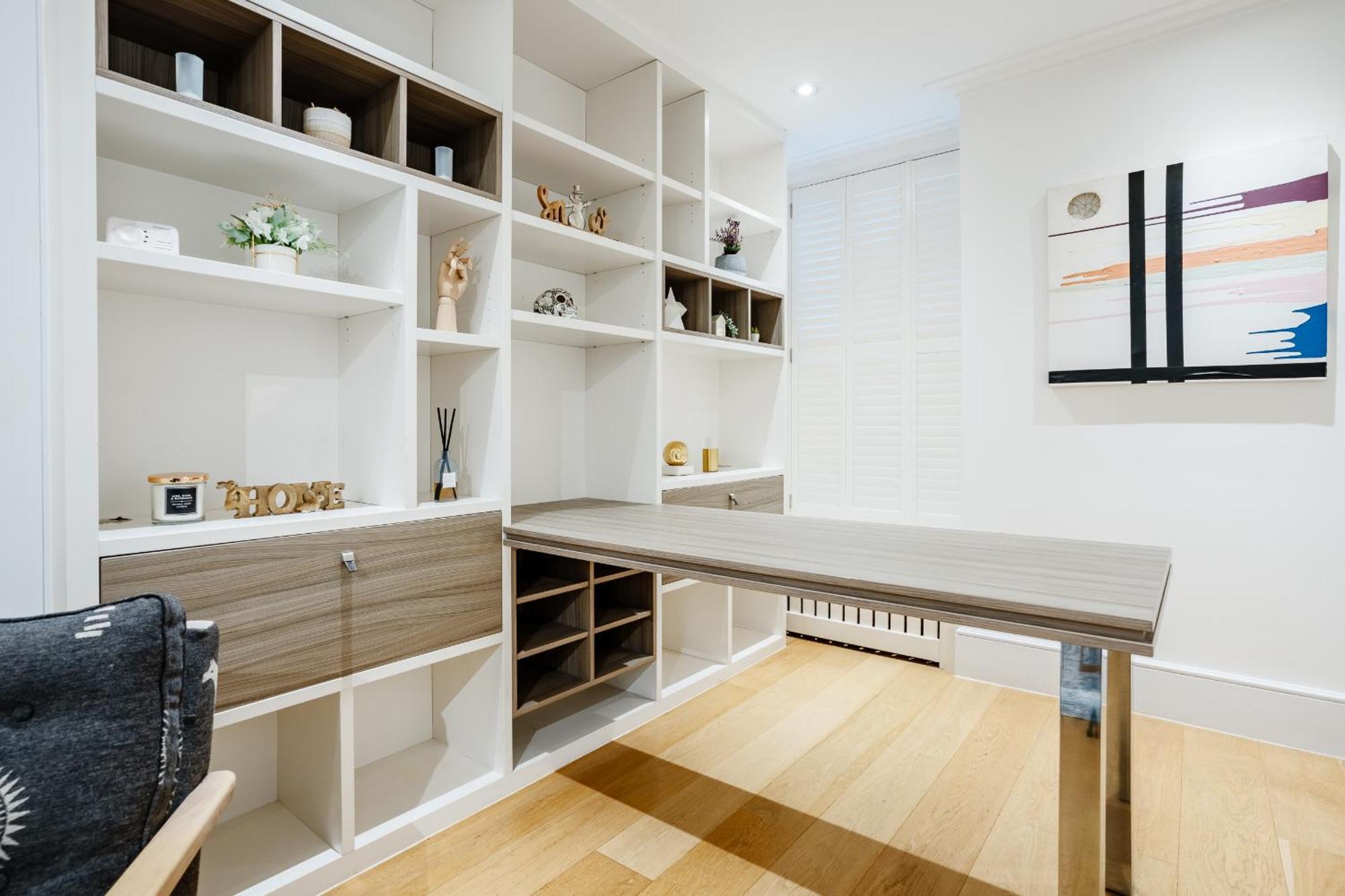 Villa Luxury 3brs Home, Spacious And Cozy In Victoria London