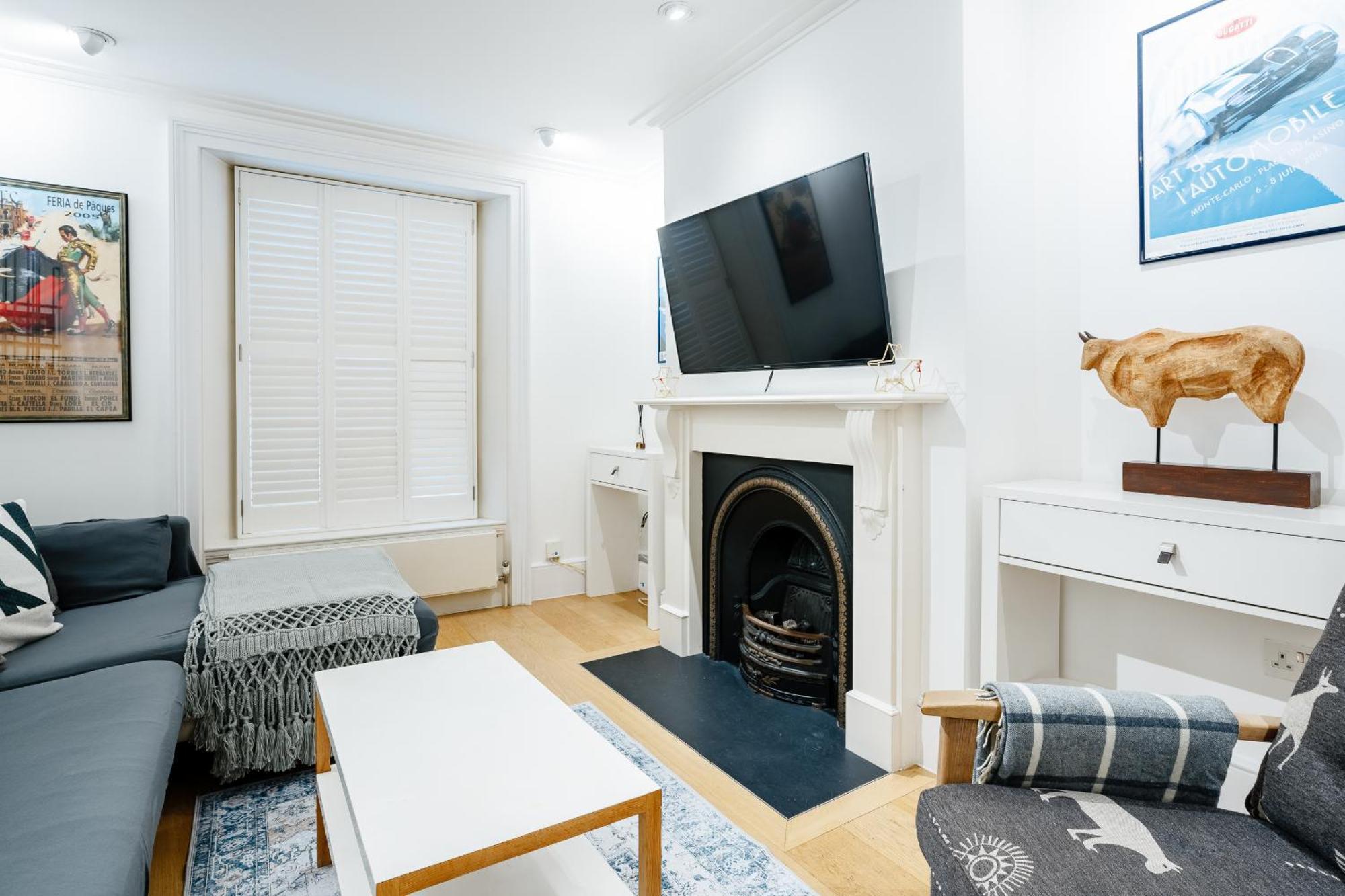 Luxury 3brs Home, Spacious And Cozy In Victoria