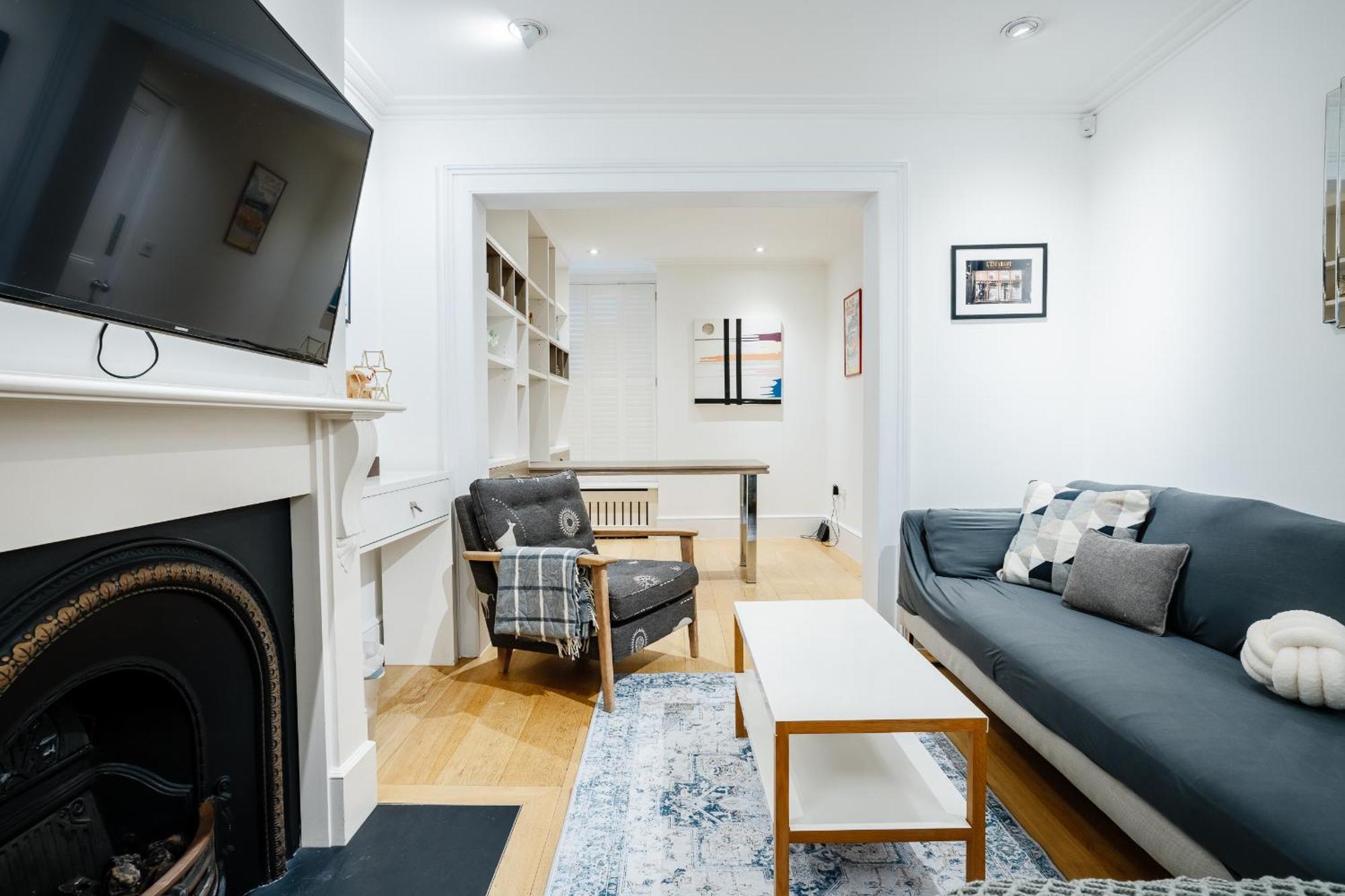 Villa Luxury 3brs Home, Spacious And Cozy In Victoria