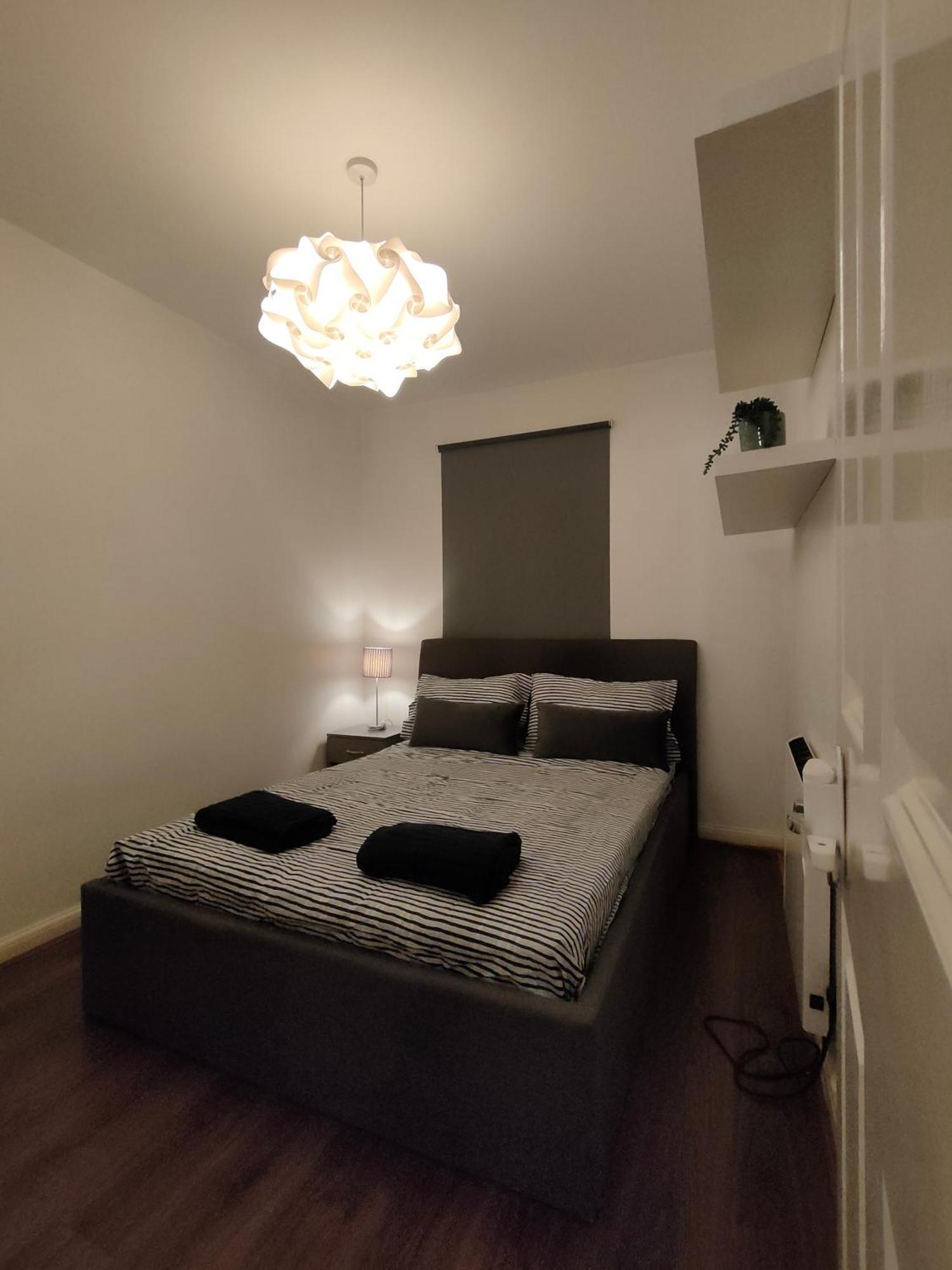 Apartment Free Parking 4 Beds Flat 15 Min Train To Victoria Bridge St Paul Cathedral